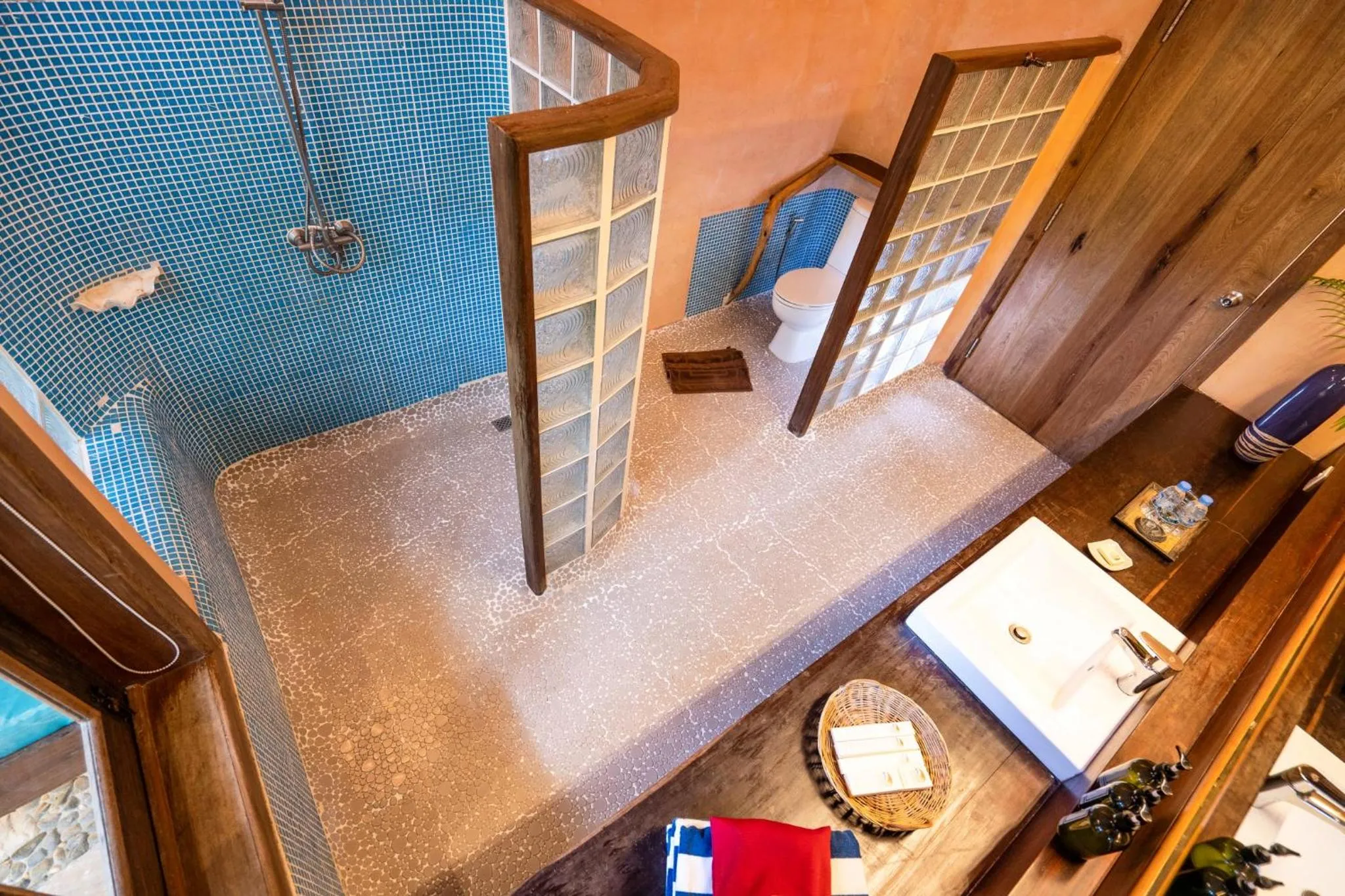 Shower, Bed in Veranda Natural Resort