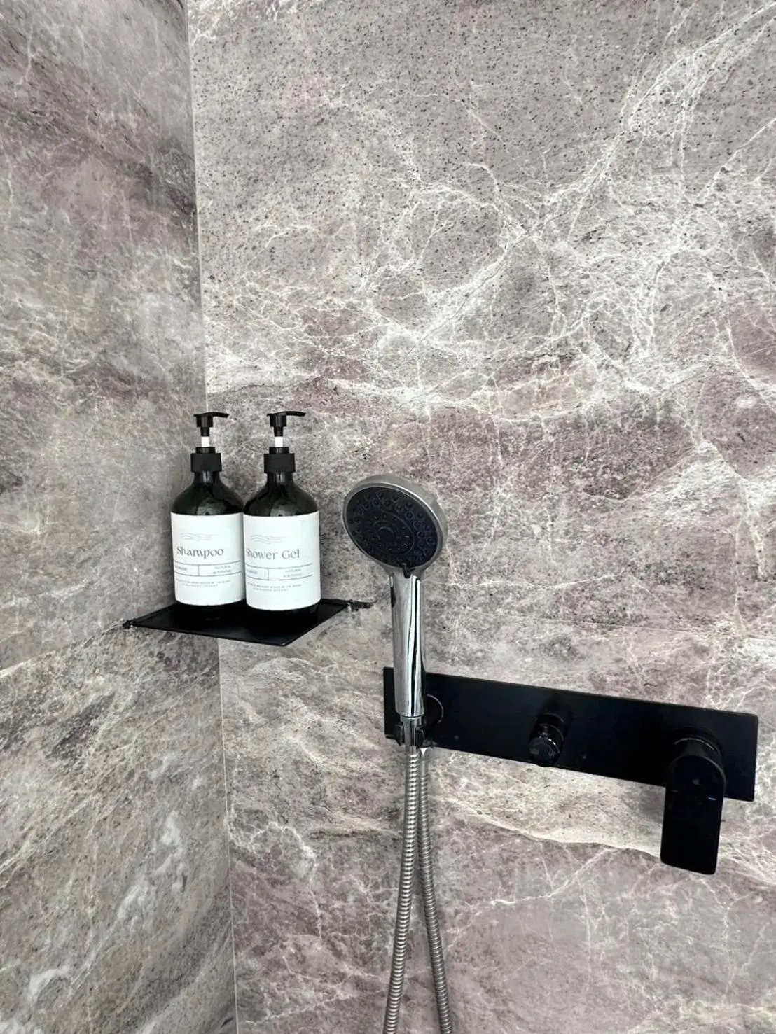 Deluxe Double or Twin Room in Nirundorn Resort Chaam Deluxe Double or Twin Room in Nirundorn Resort Chaam