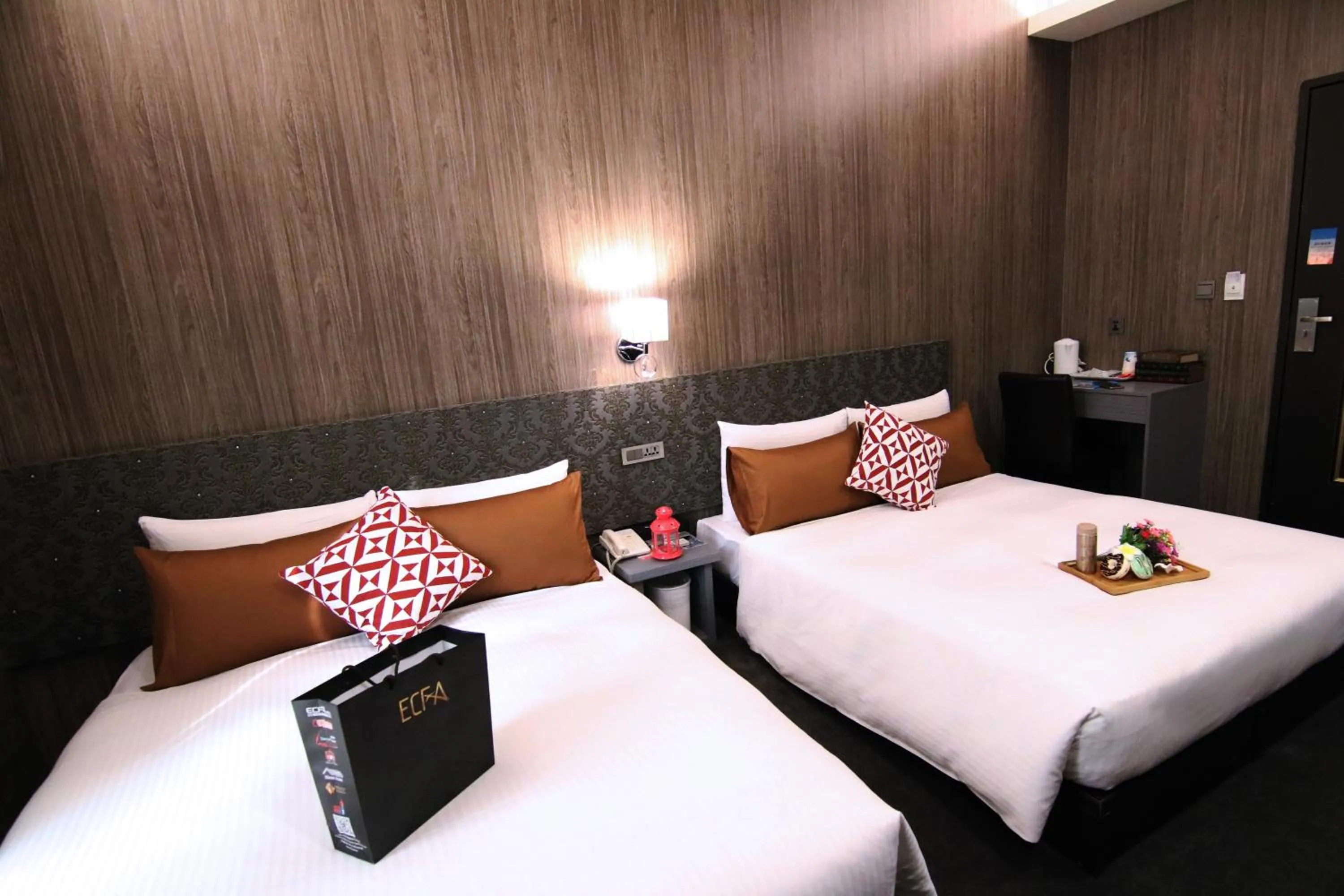 Photo of the whole room, Bed in Hotel 6 - Wannien