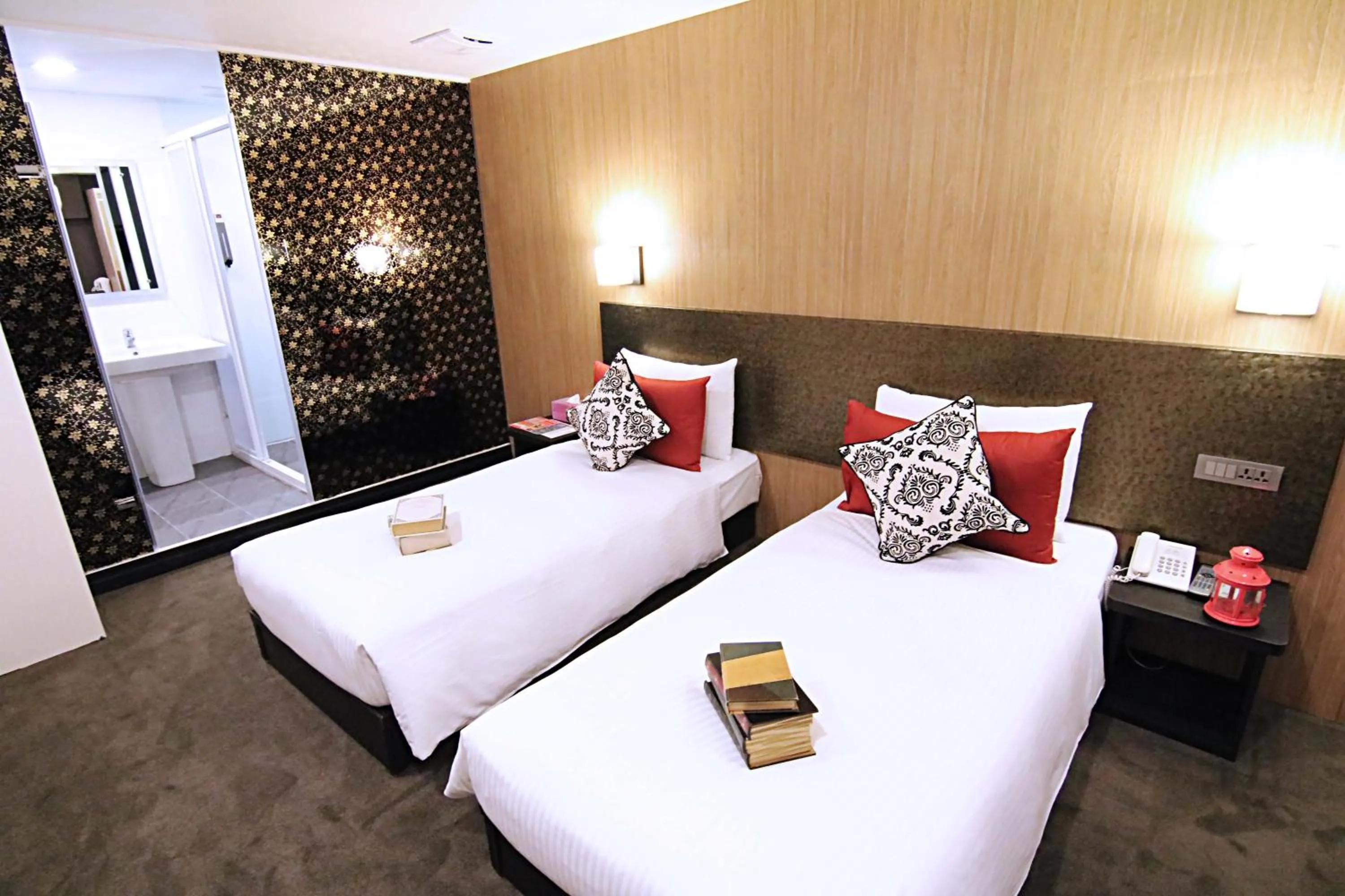 Photo of the whole room, Bed in Hotel 6 - Wannien