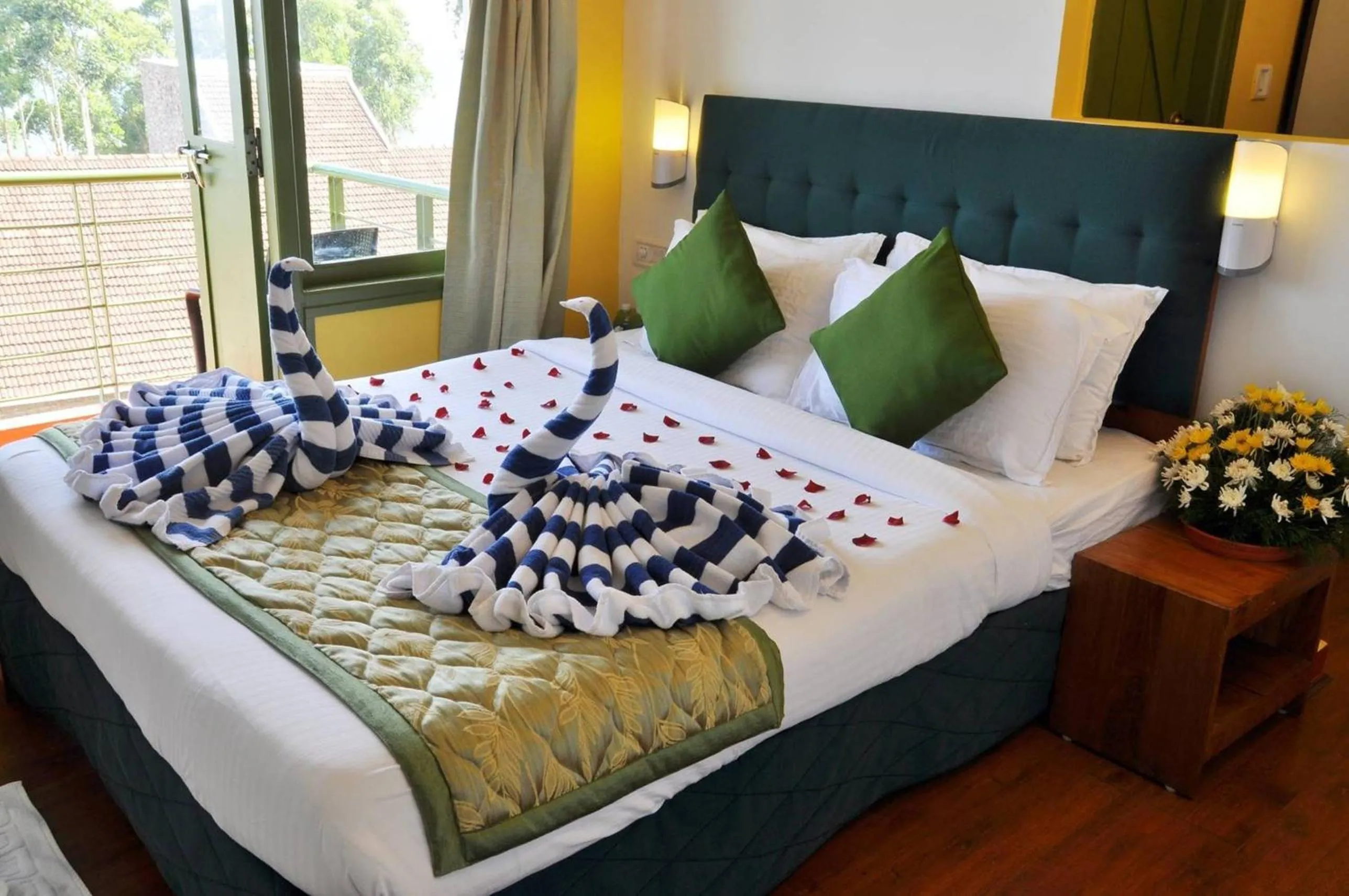 Other, Bed in Mountain Club Resort Munnar