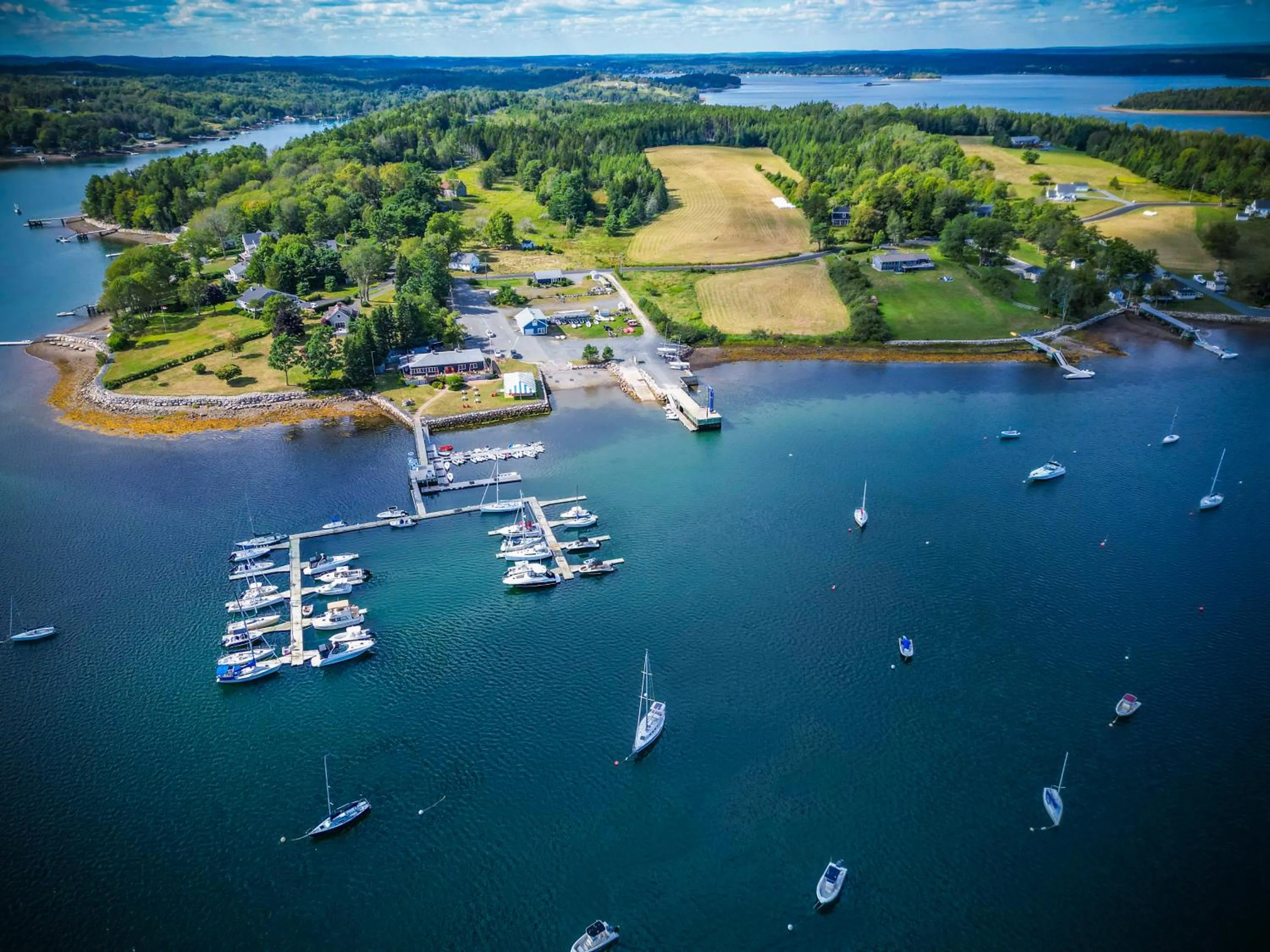 The Kitch'inn - Boutique Inn and Wine Bar