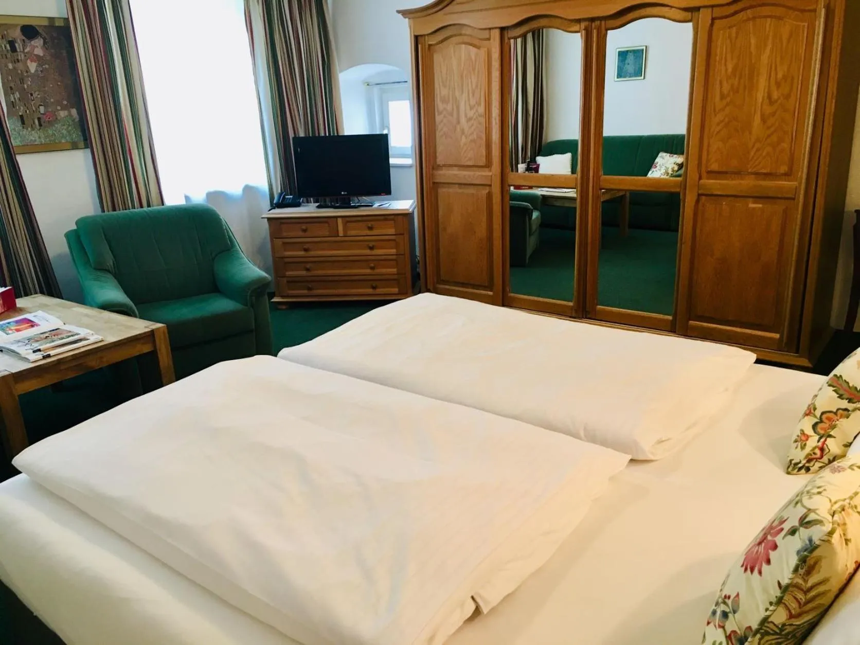 Photo of the whole room, Bed in Gasthof zum Goldenen Anker