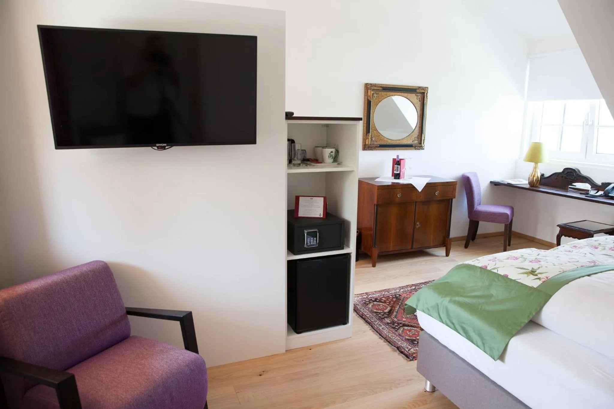TV and multimedia, Bed in Gasthof zum Goldenen Anker