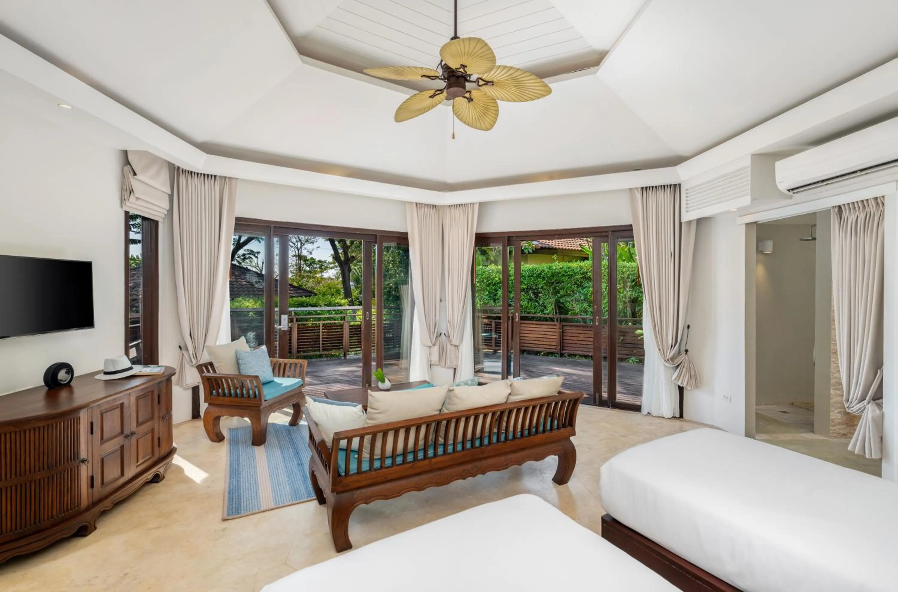 Communal lounge/ TV room, Bed in SAii Koh Samui Villas - Adult only 12 plus