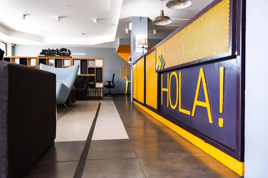 Communal lounge/ TV room in Hotel Modular Express Calama