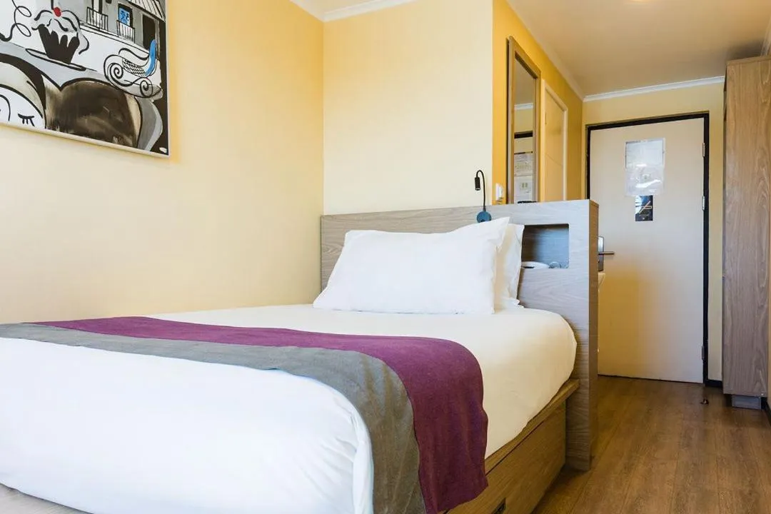 Bed in Hotel Modular Express Calama