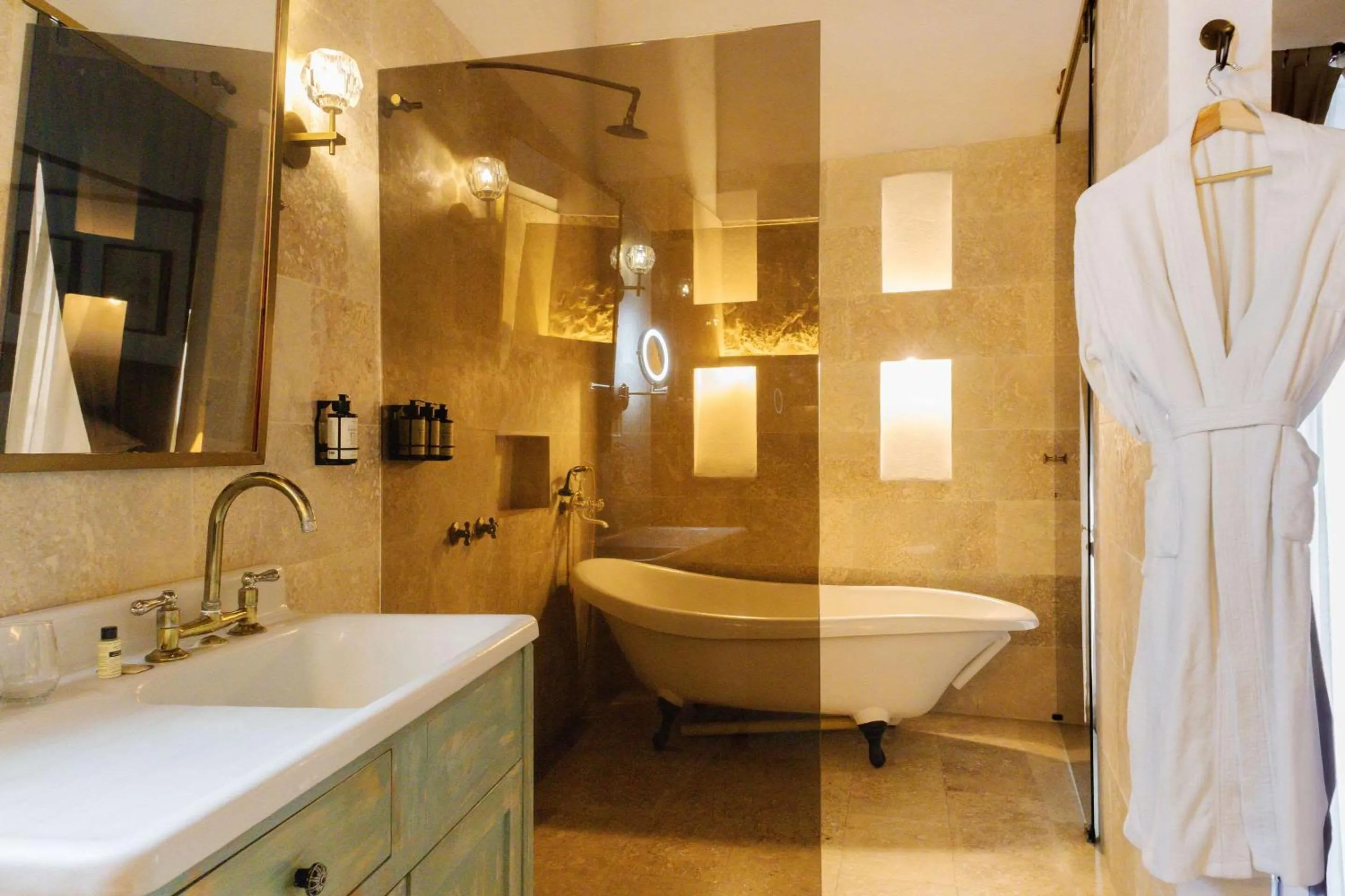 Shower in Hotel Casa La Factoria by Faranda Boutique, a member of Radisson Individuals