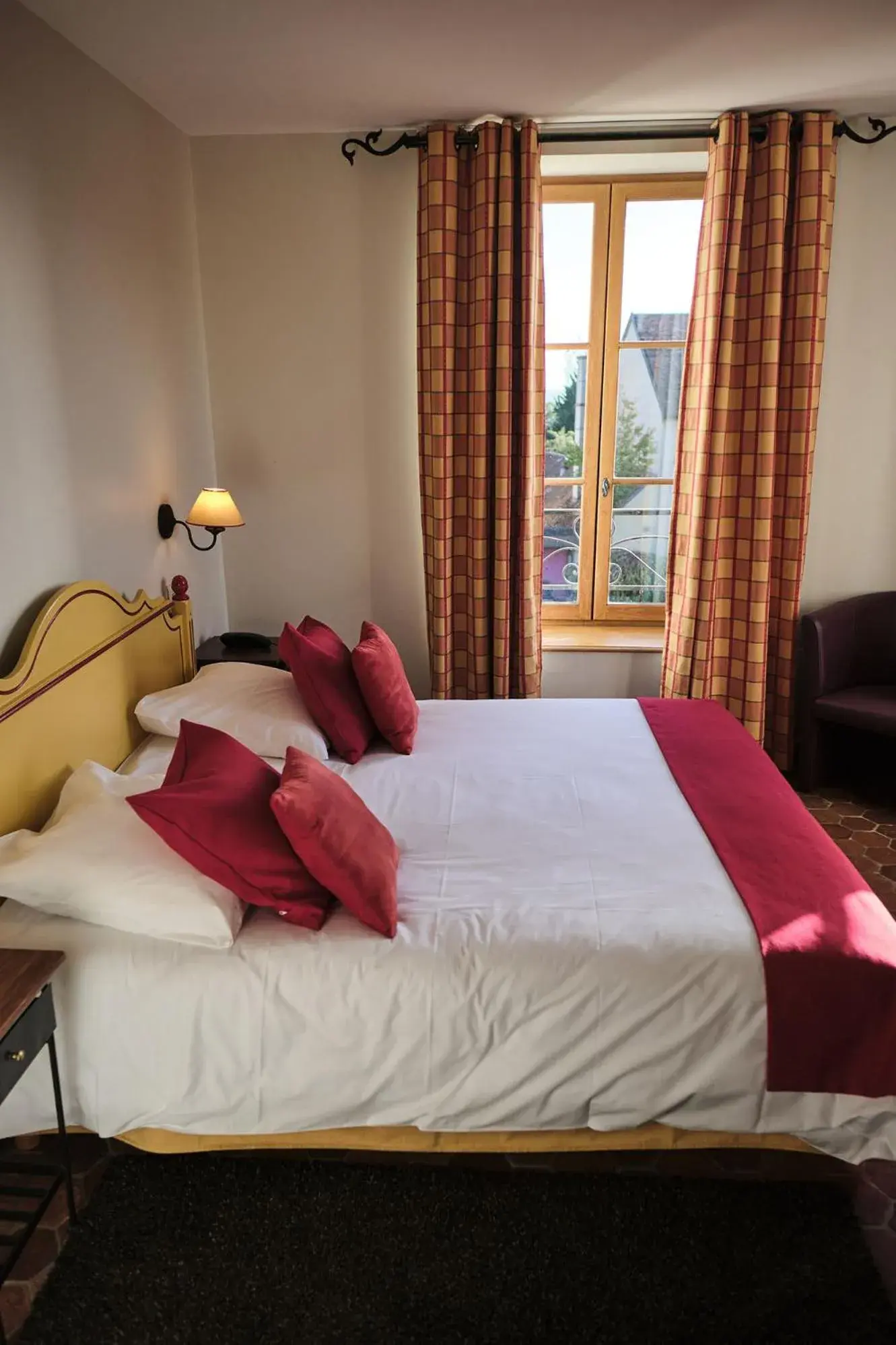 Superior Double or Twin Room in Hostellerie de la Tour d'Auxois Superior Double or Twin Room in Hostellerie de la Tour d'Auxois