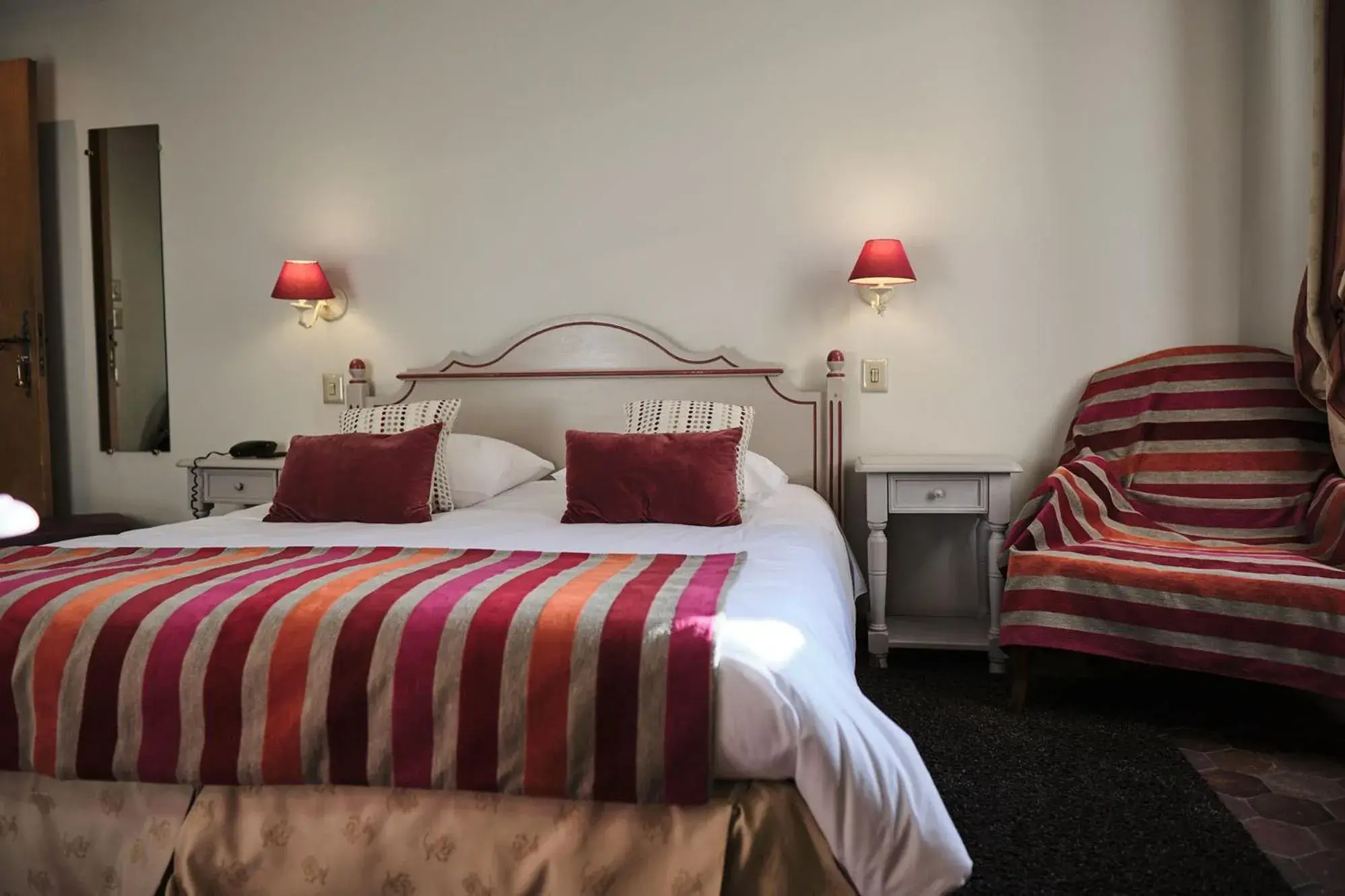 Charm Double Room in Hostellerie de la Tour d'Auxois Charm Double Room in Hostellerie de la Tour d'Auxois