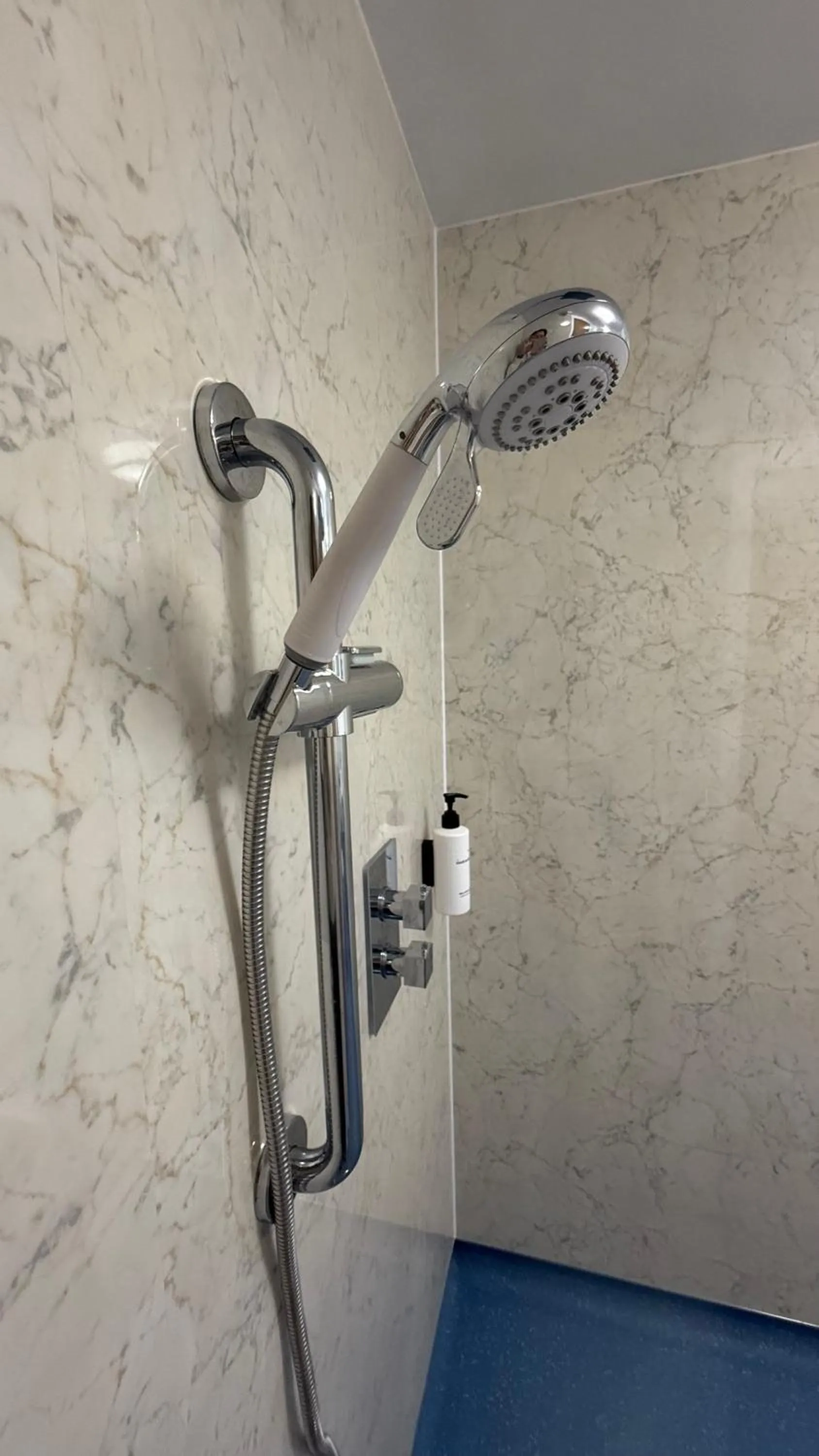 Shower in Watermead House