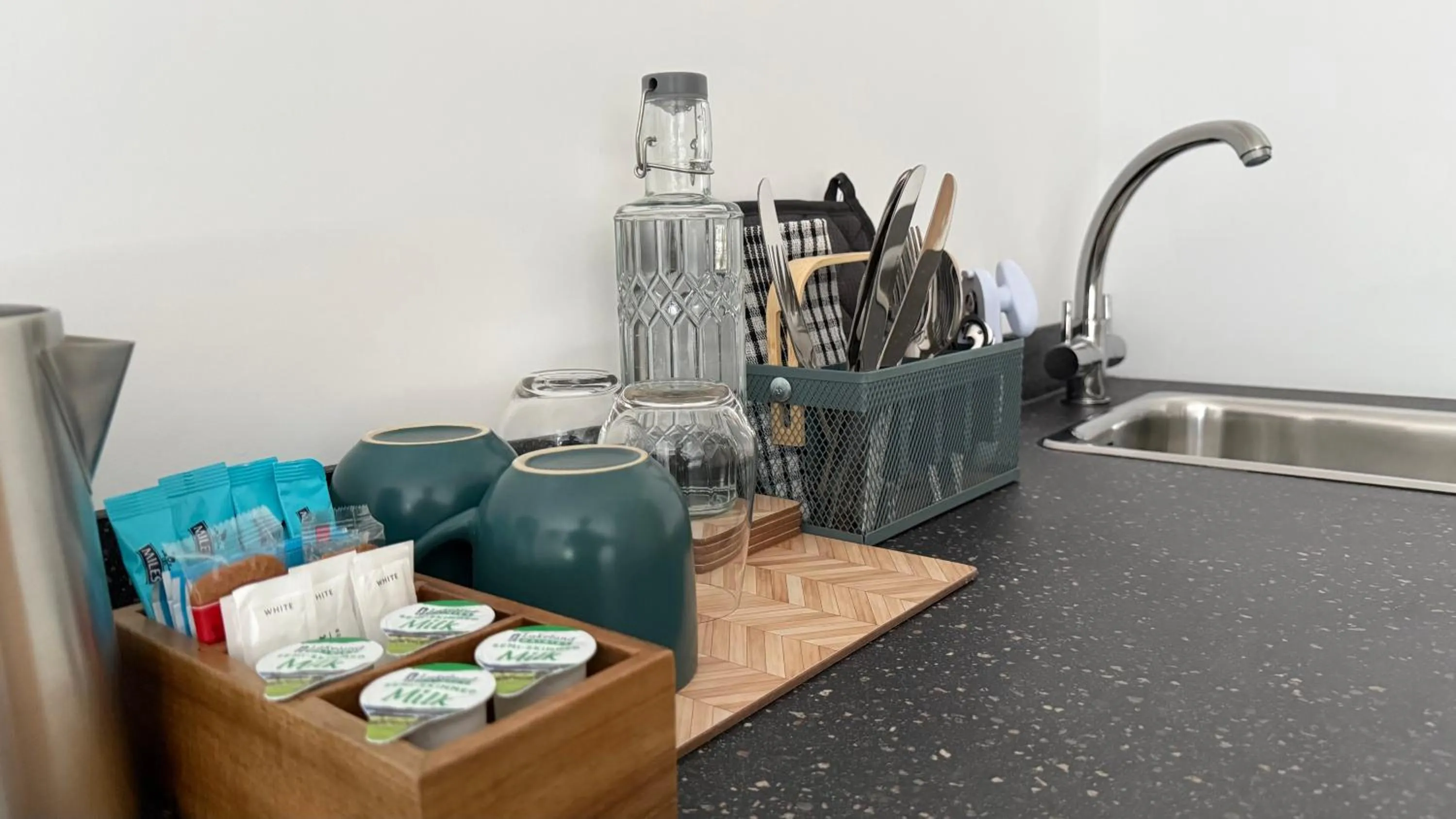 Kitchen or kitchenette in Watermead House