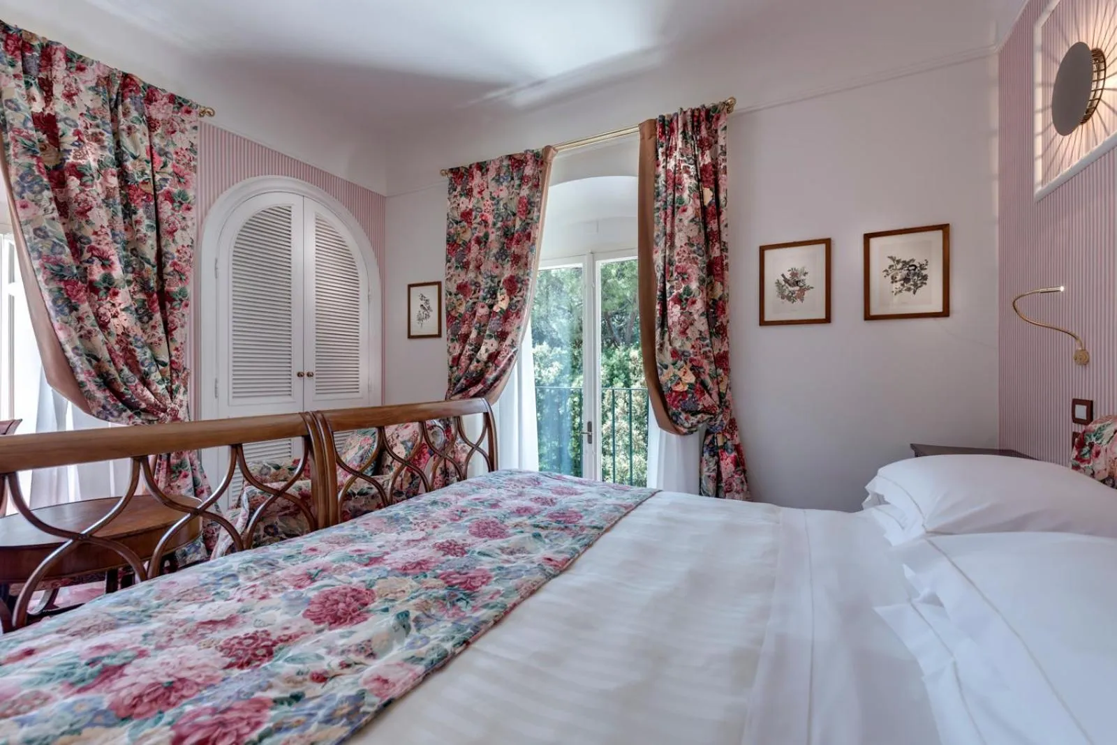 Photo of the whole room, Bed in Augustus Hotel & Resort