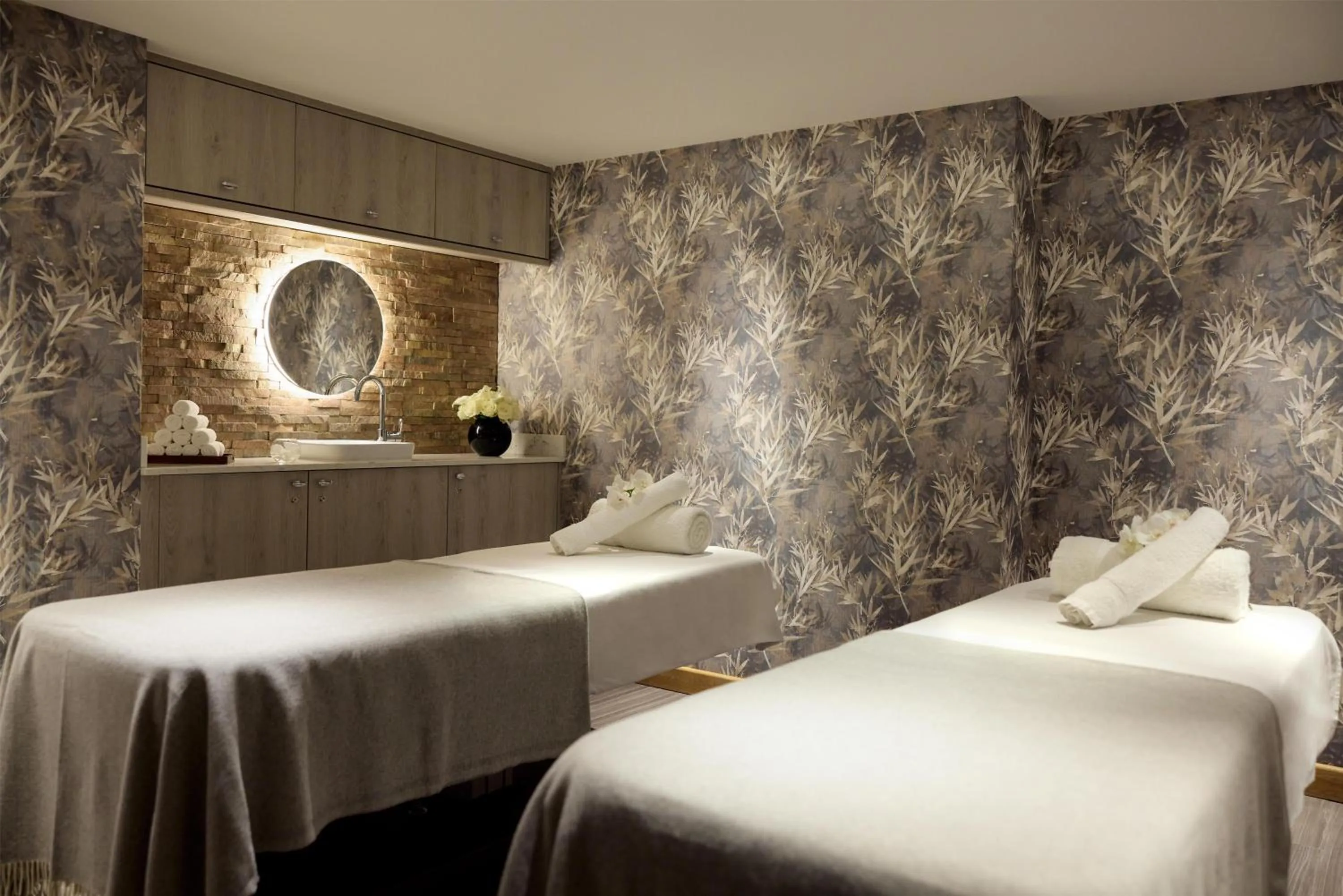 Spa and wellness centre/facilities, Bed in Hyatt Regency London - The Churchill