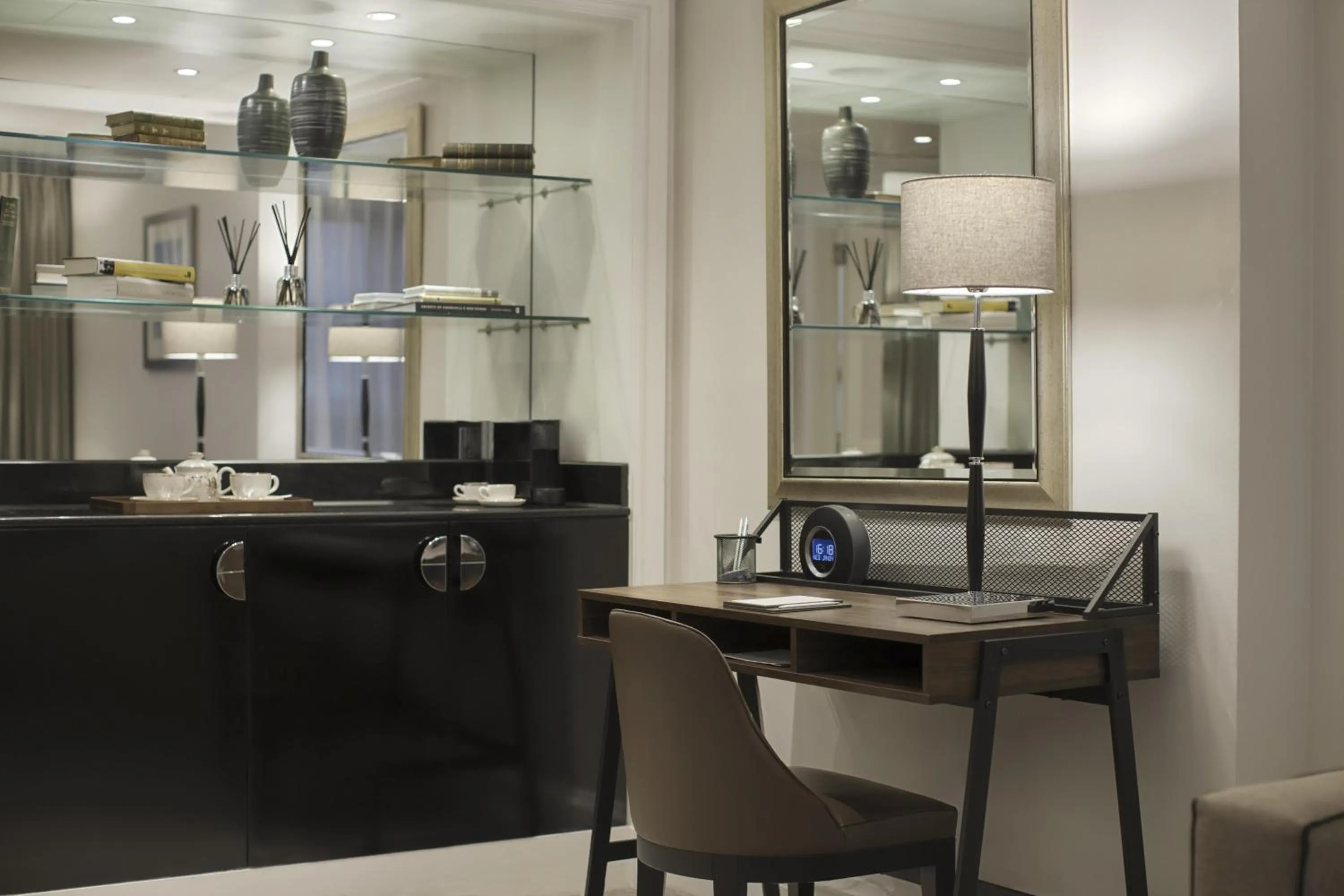 Photo of the whole room in Hyatt Regency London - The Churchill