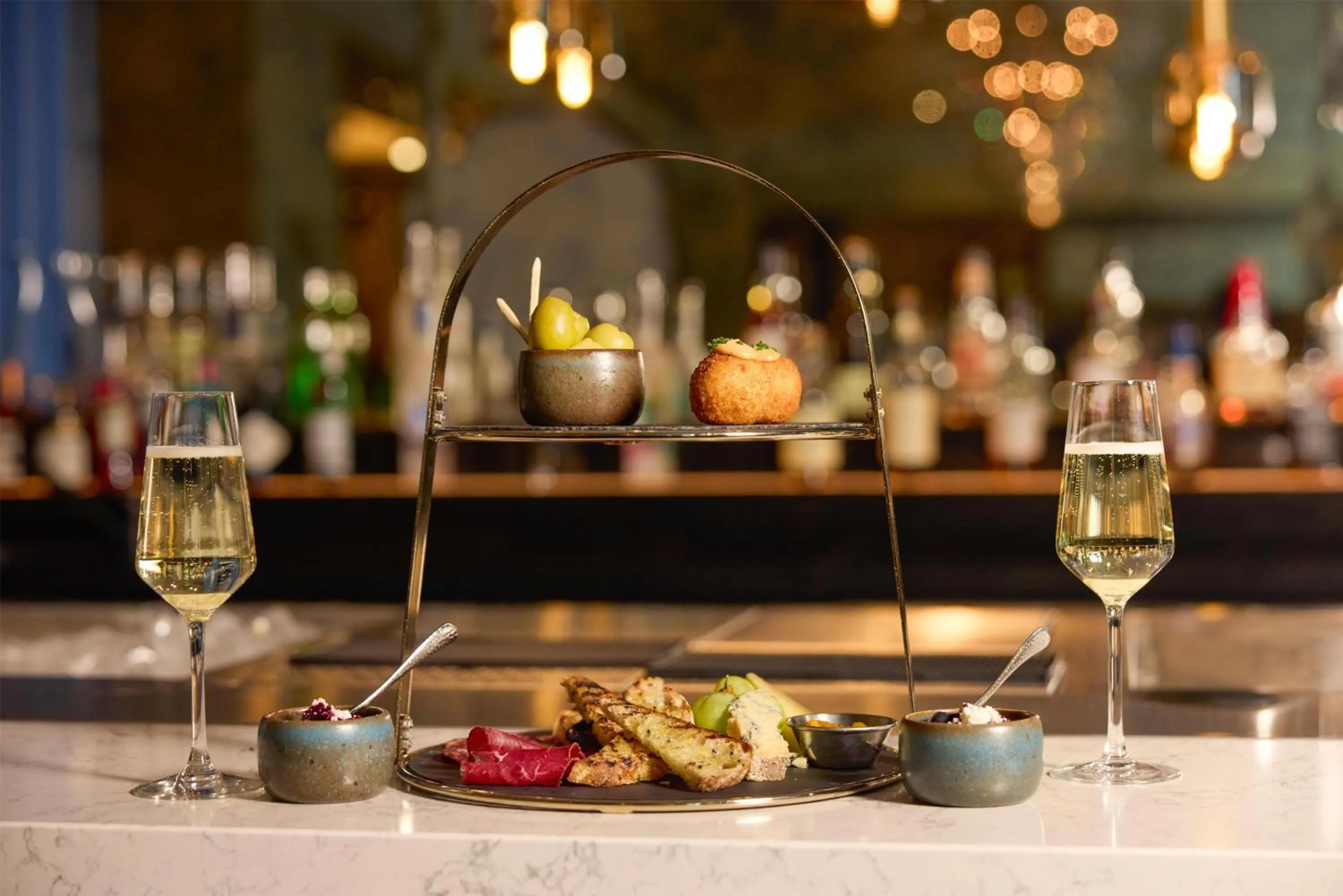 Lounge or bar in Hyatt Regency London - The Churchill