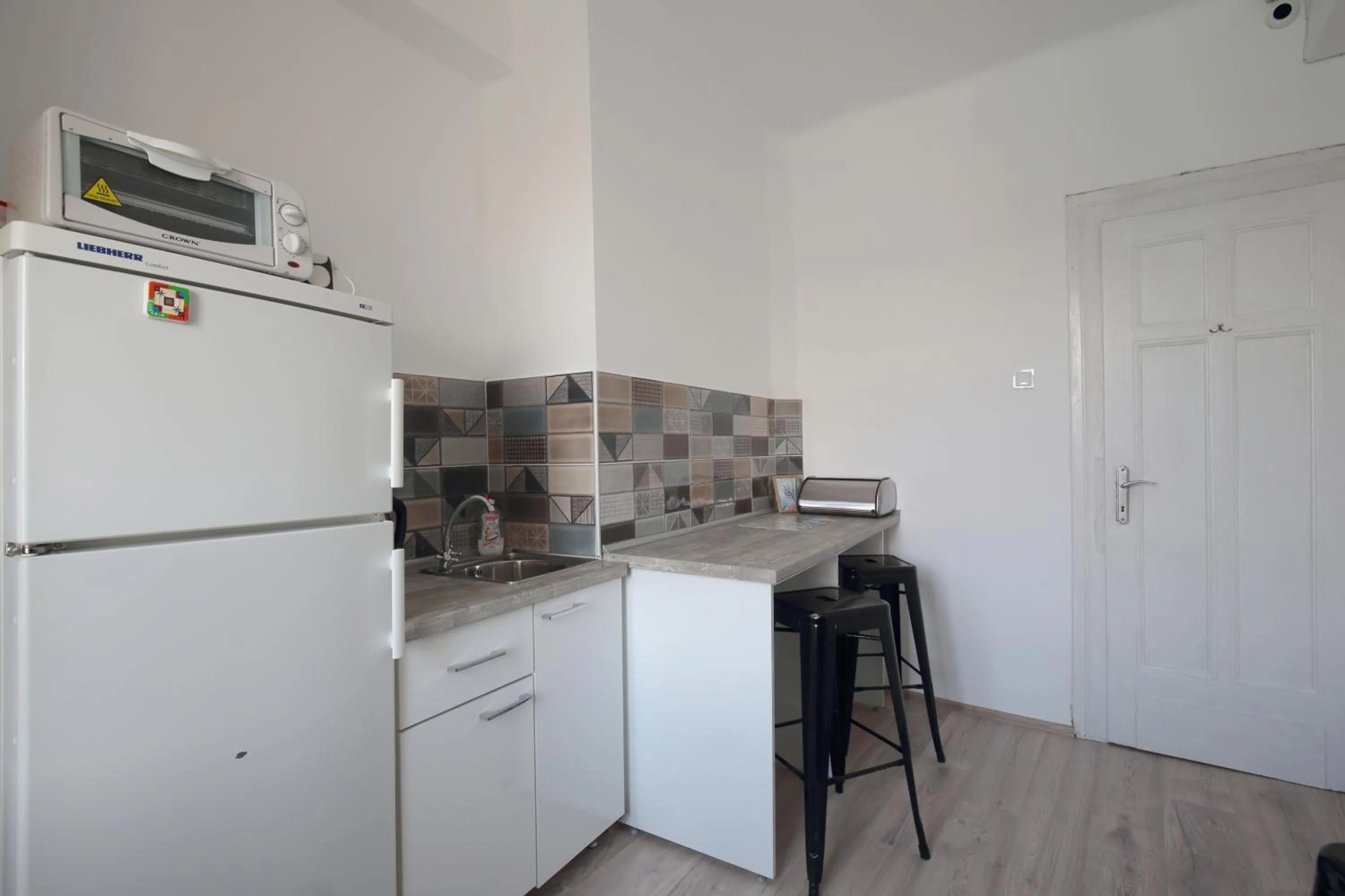 Kitchen or kitchenette in Hostel Musala