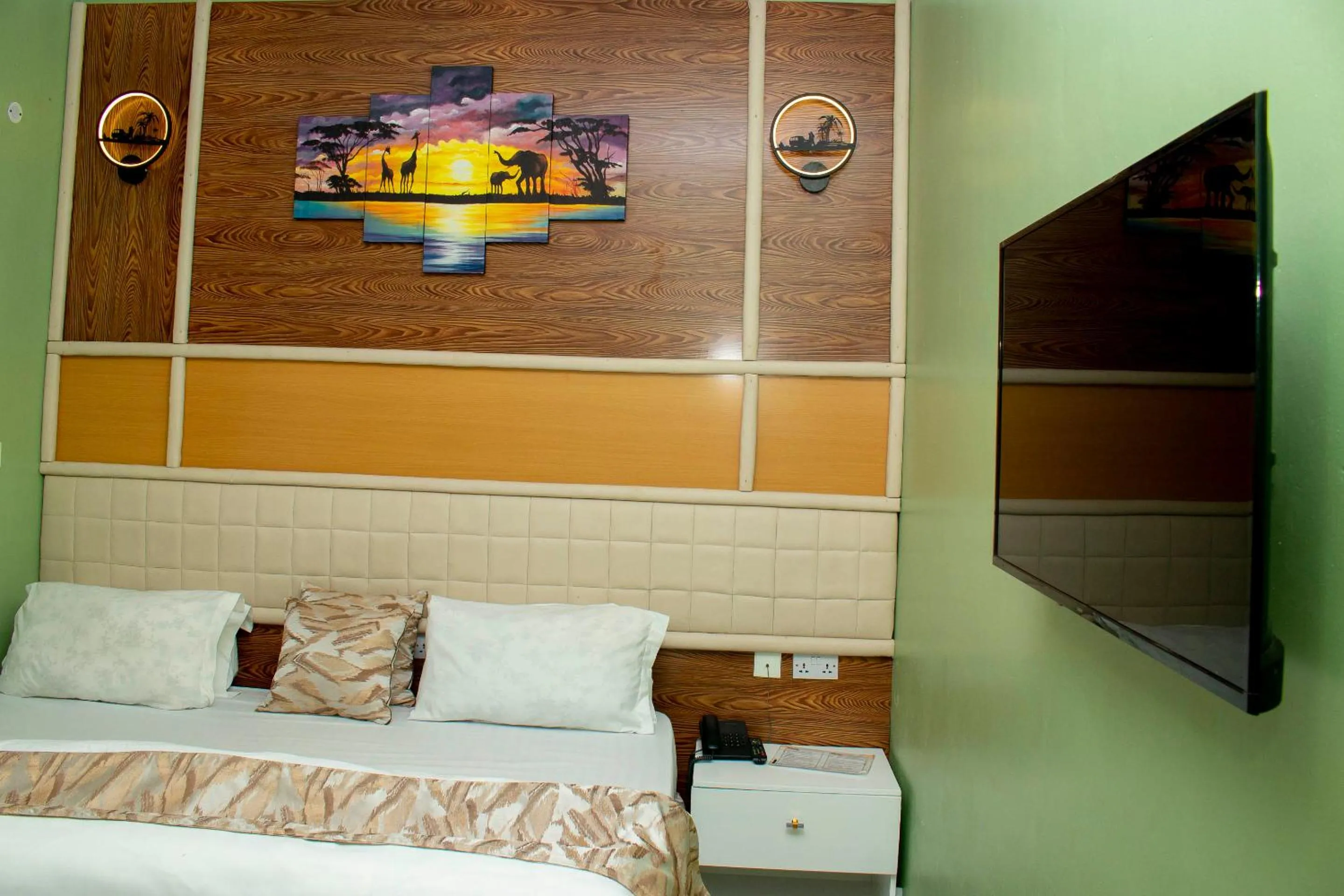 TV and multimedia, Bed in Jaden Hotel & Lounge - Arusha