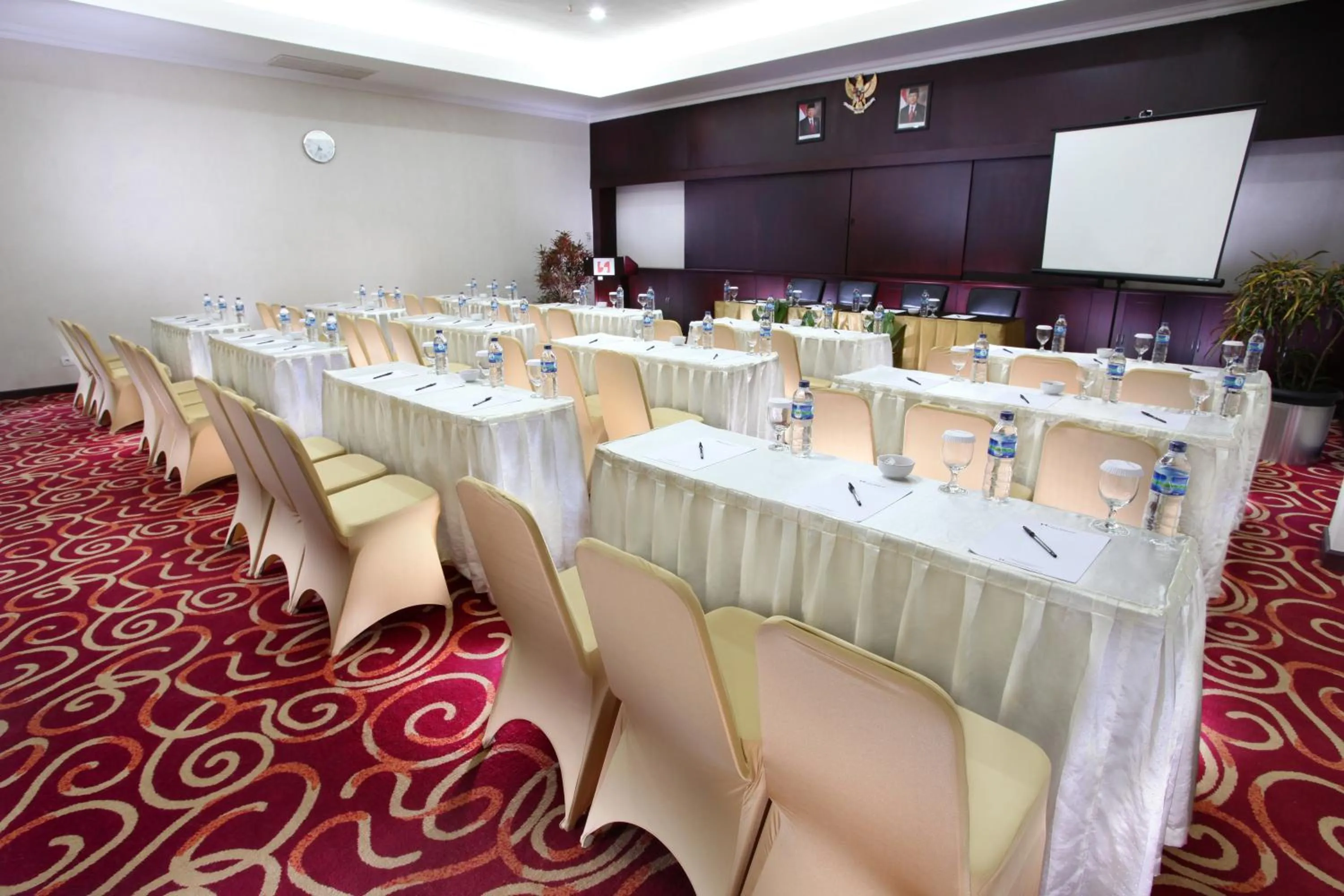 Meeting/conference room in Swiss-Belhotel Merauke