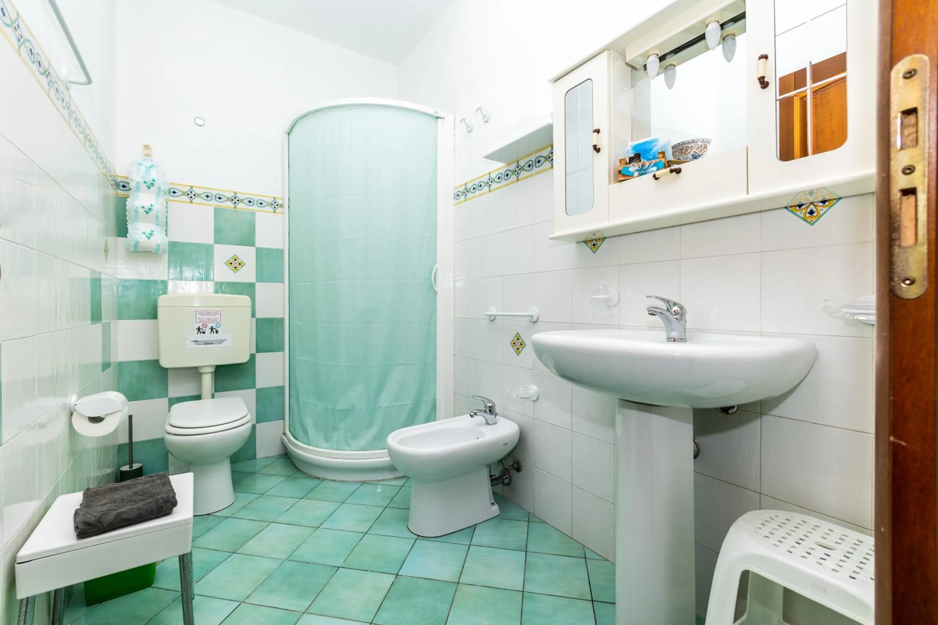 Shower in Lauricella Bed and Breakfast