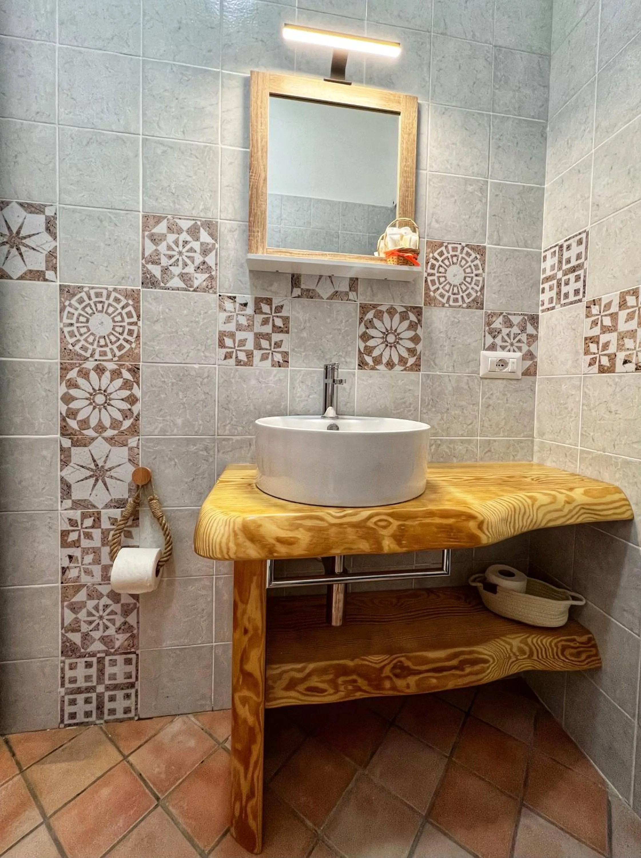 Shower in Lauricella Bed and Breakfast