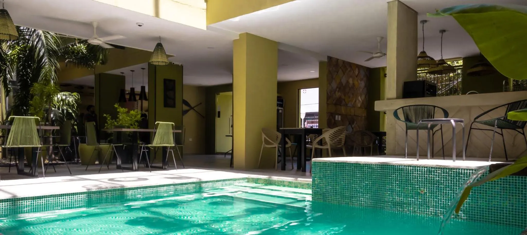 Restaurant/places to eat in Oasis Fresh Hotel