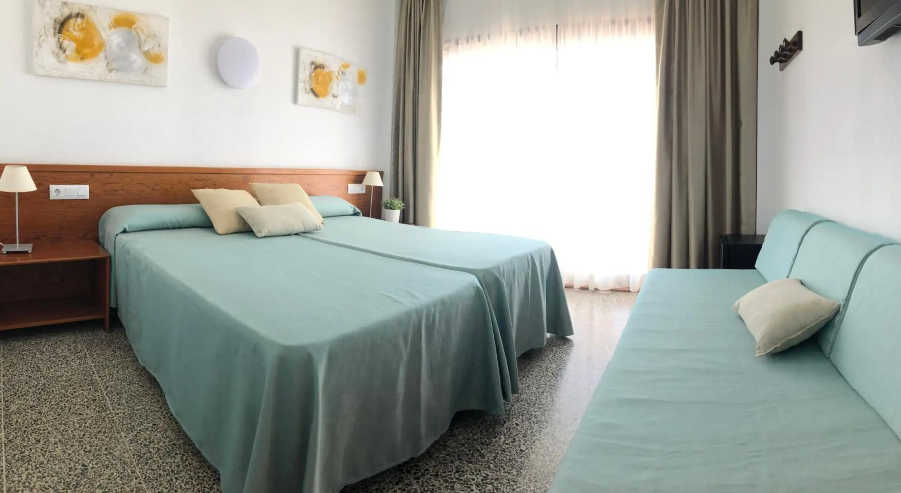 Superior Twin Room with Sea View in Hotel Sur Superior Twin Room with Sea View in Hotel Sur