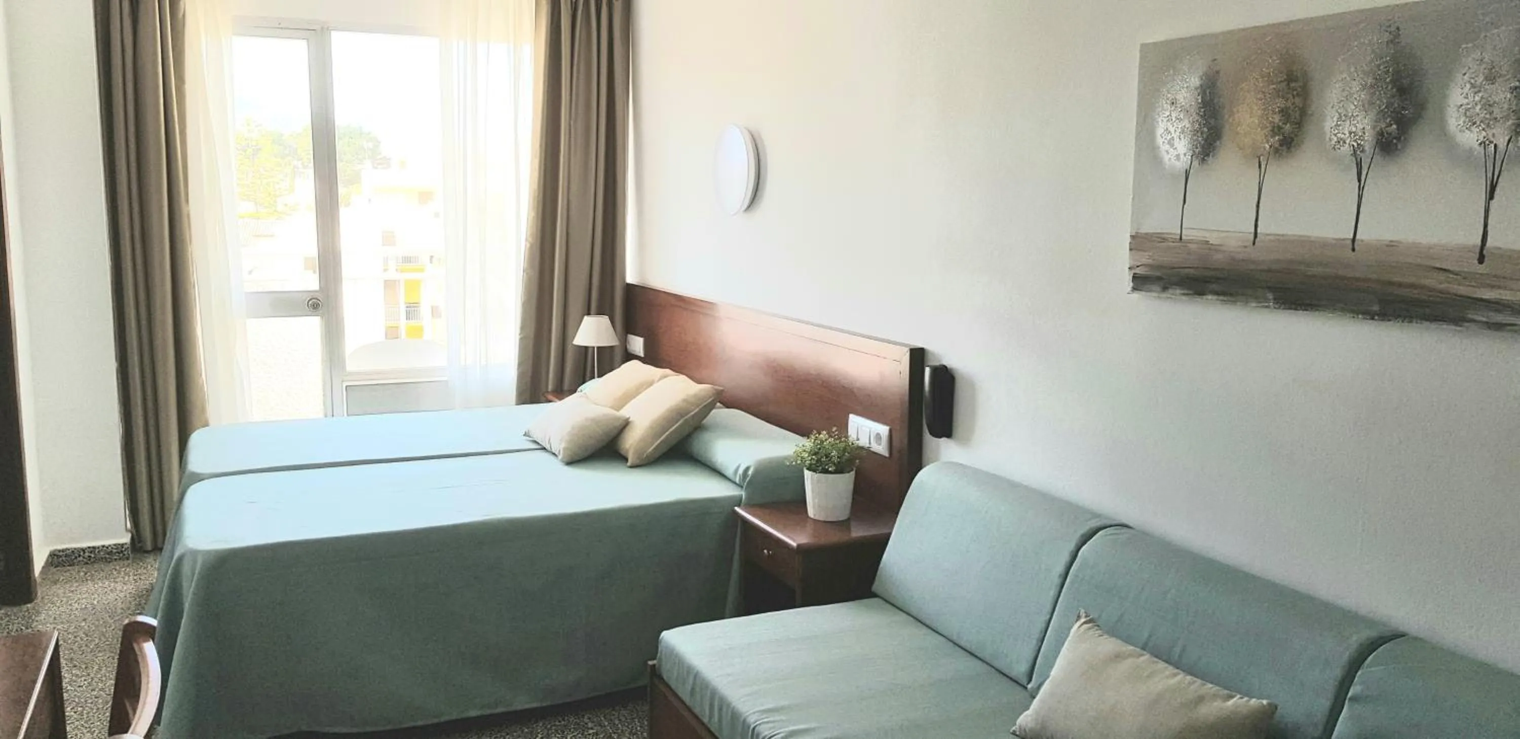 Bedroom, Bed in Hotel Sur