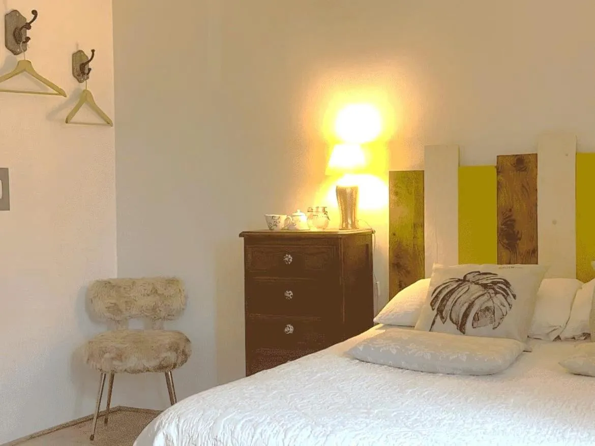 Photo of the whole room, Bed in Chambres d'Hôtes La Vallée des Vignes