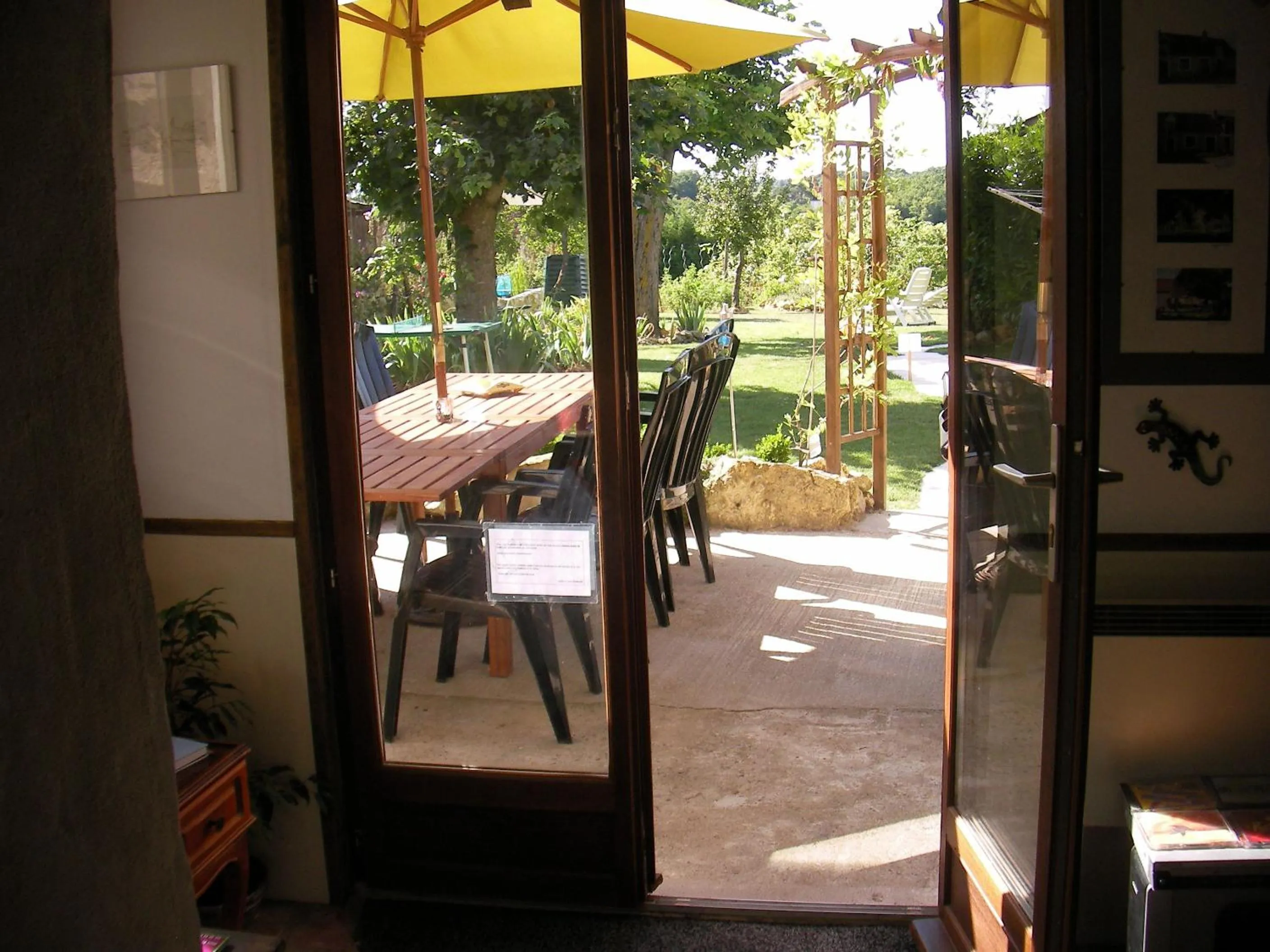 Patio in Chambres d'Hôtes La Vallée des Vignes