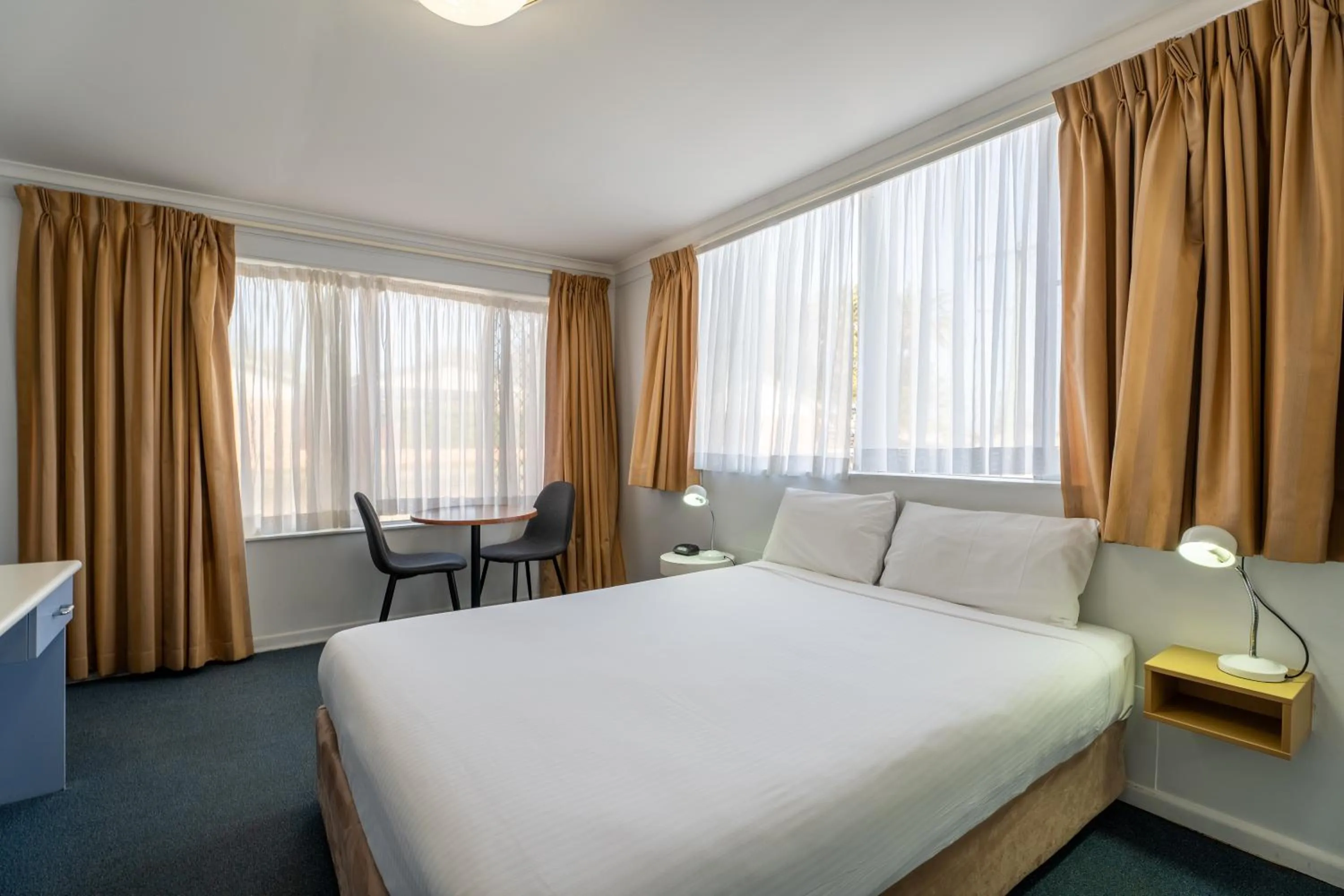 Bedroom, Bed in Port Aloha Motel