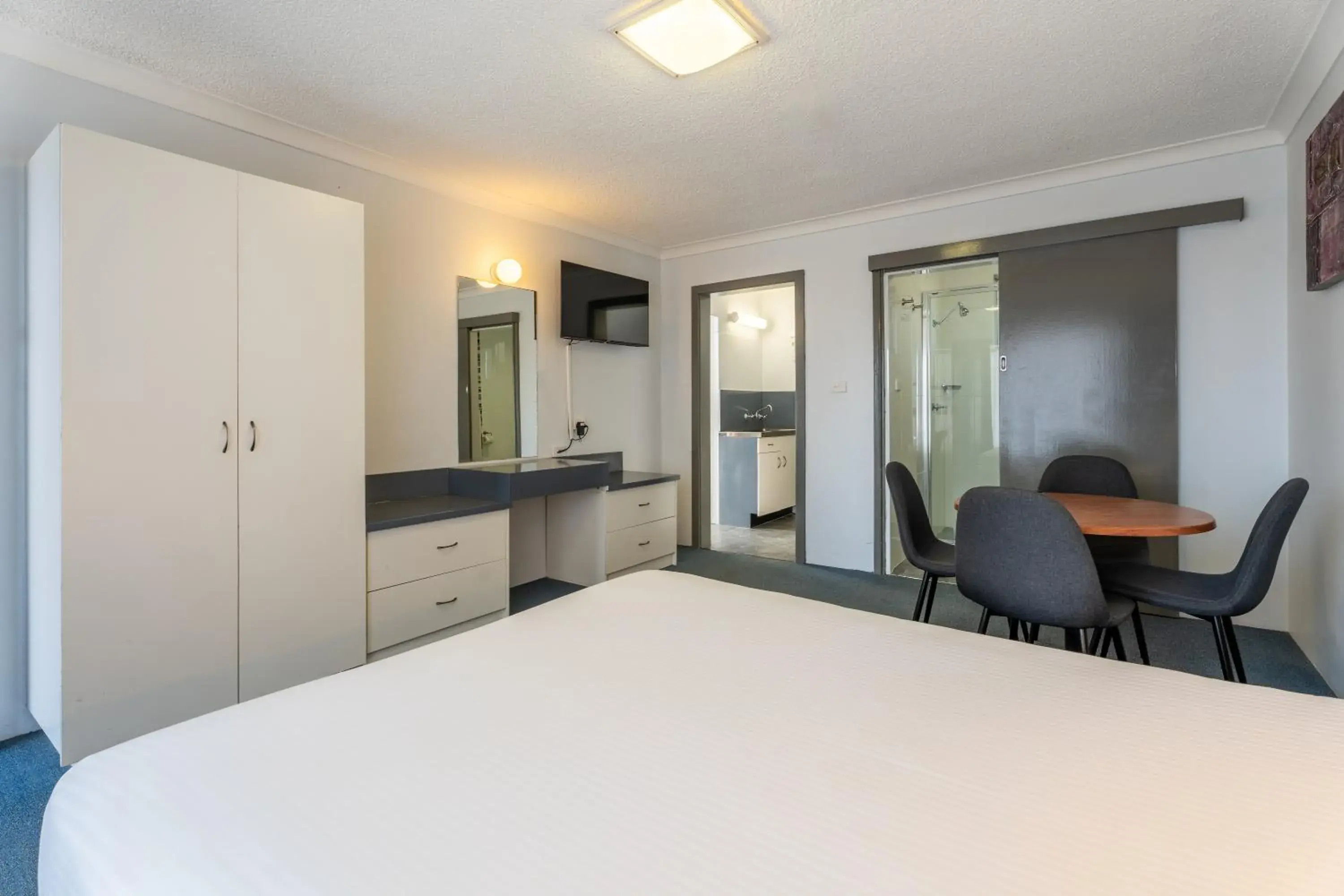 Family Unit - Second Floor in Port Aloha Motel Family Unit - Second Floor in Port Aloha Motel