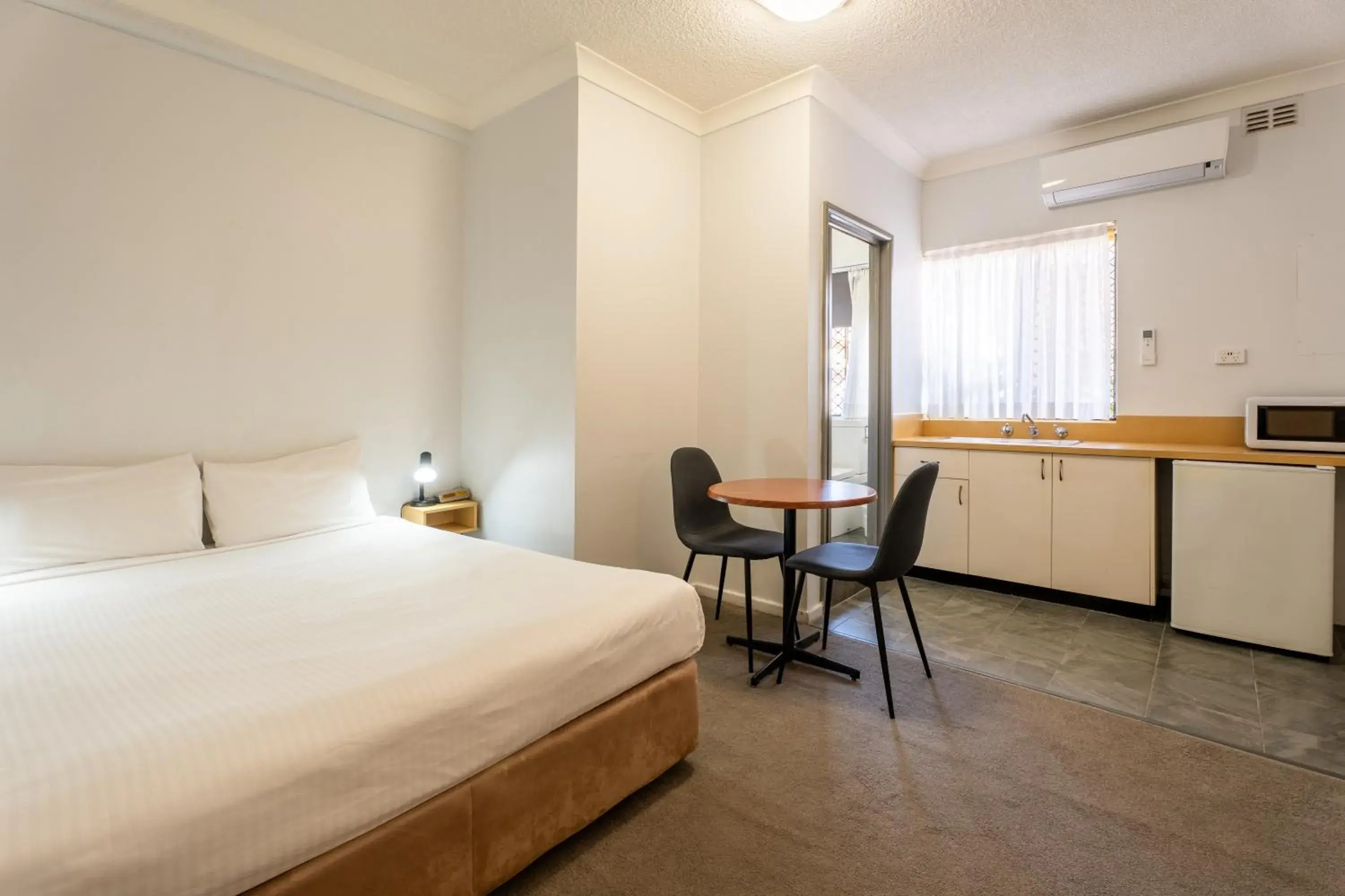 Budget Double Room in Port Aloha Motel Budget Double Room in Port Aloha Motel