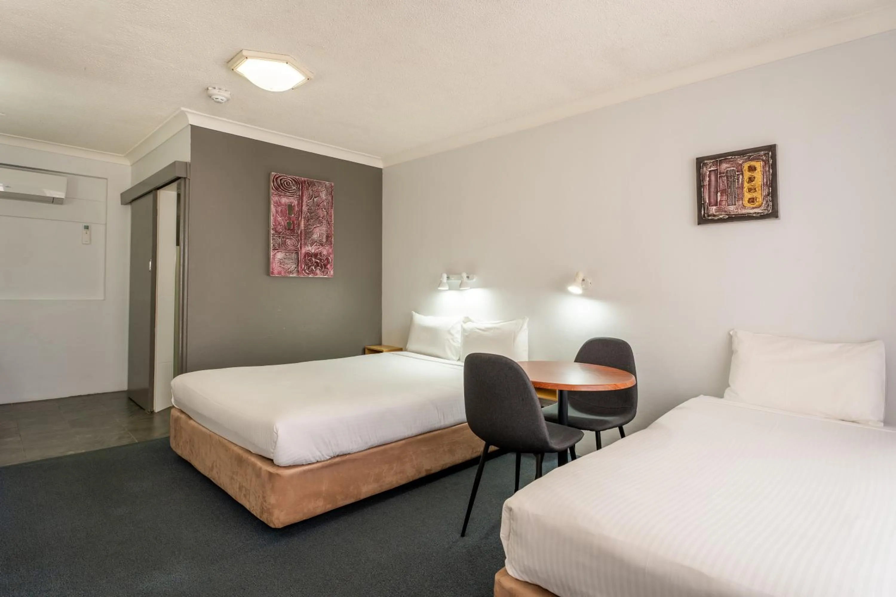 Bedroom, Bed in Port Aloha Motel