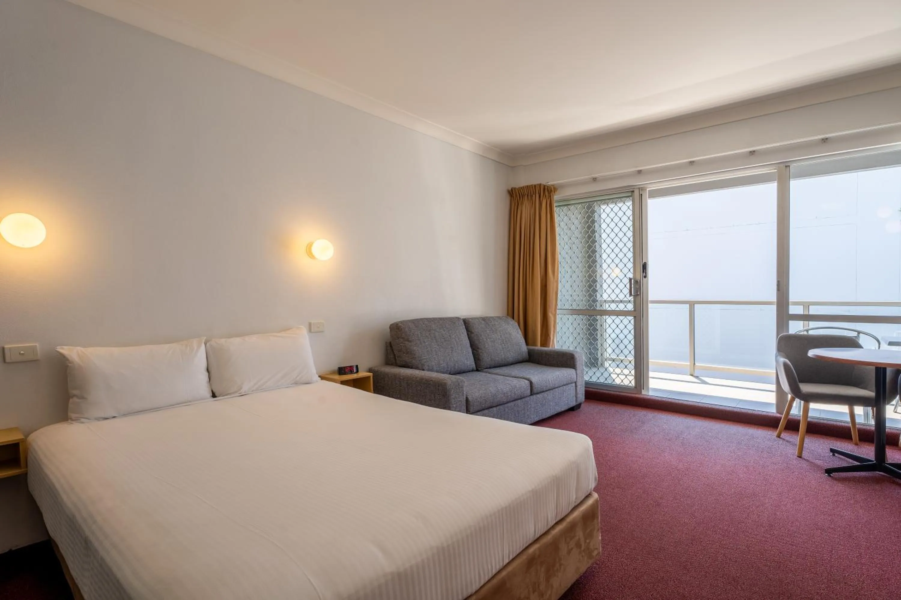 Bedroom, Bed in Port Aloha Motel