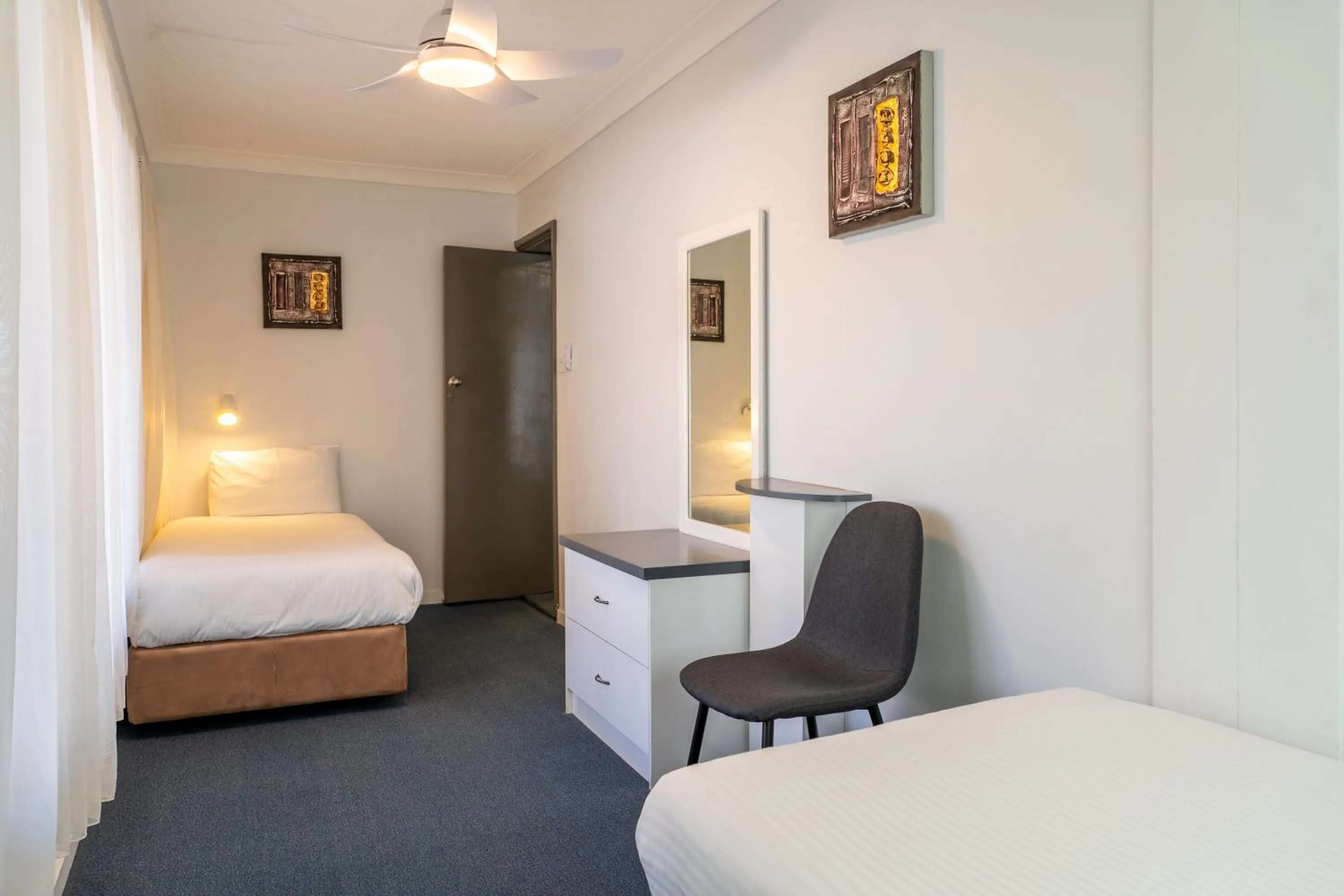 Bedroom, Bed in Port Aloha Motel