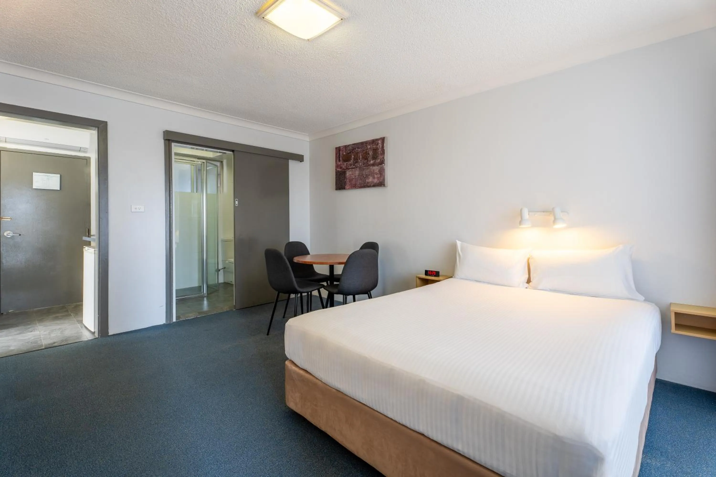 Bedroom, Bed in Port Aloha Motel