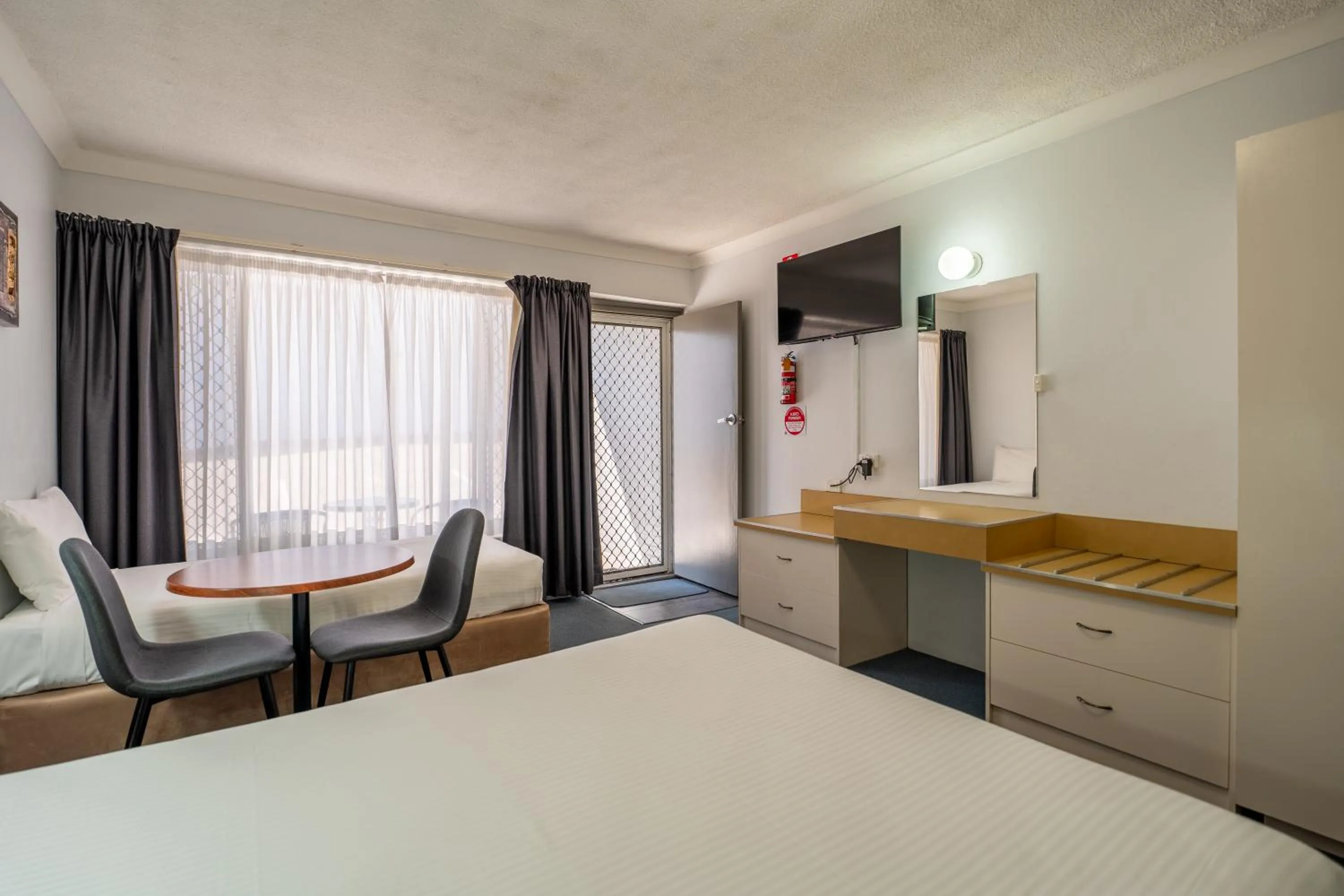 Bedroom, Bed in Port Aloha Motel