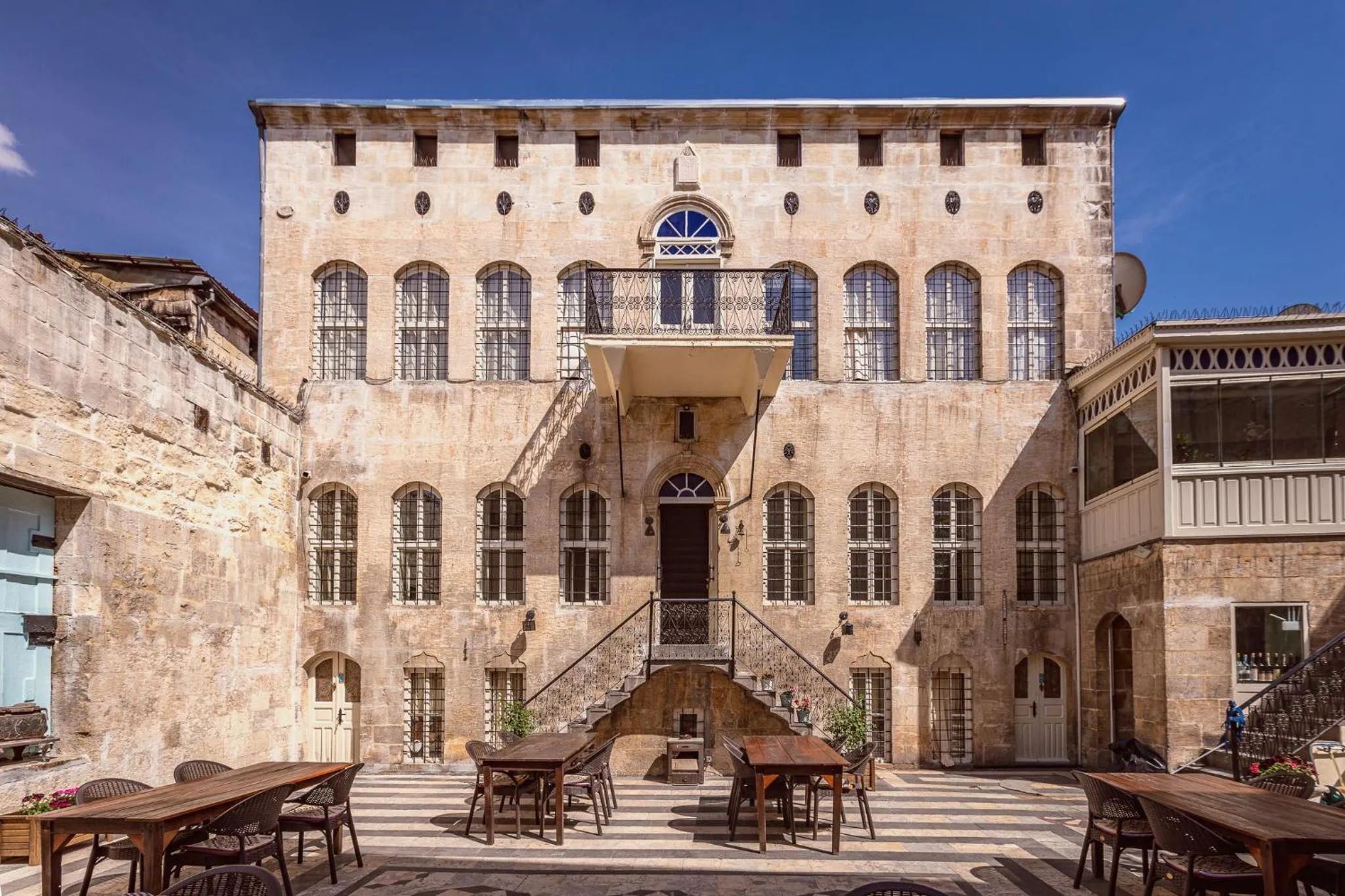 Property building in Anadolu Evleri