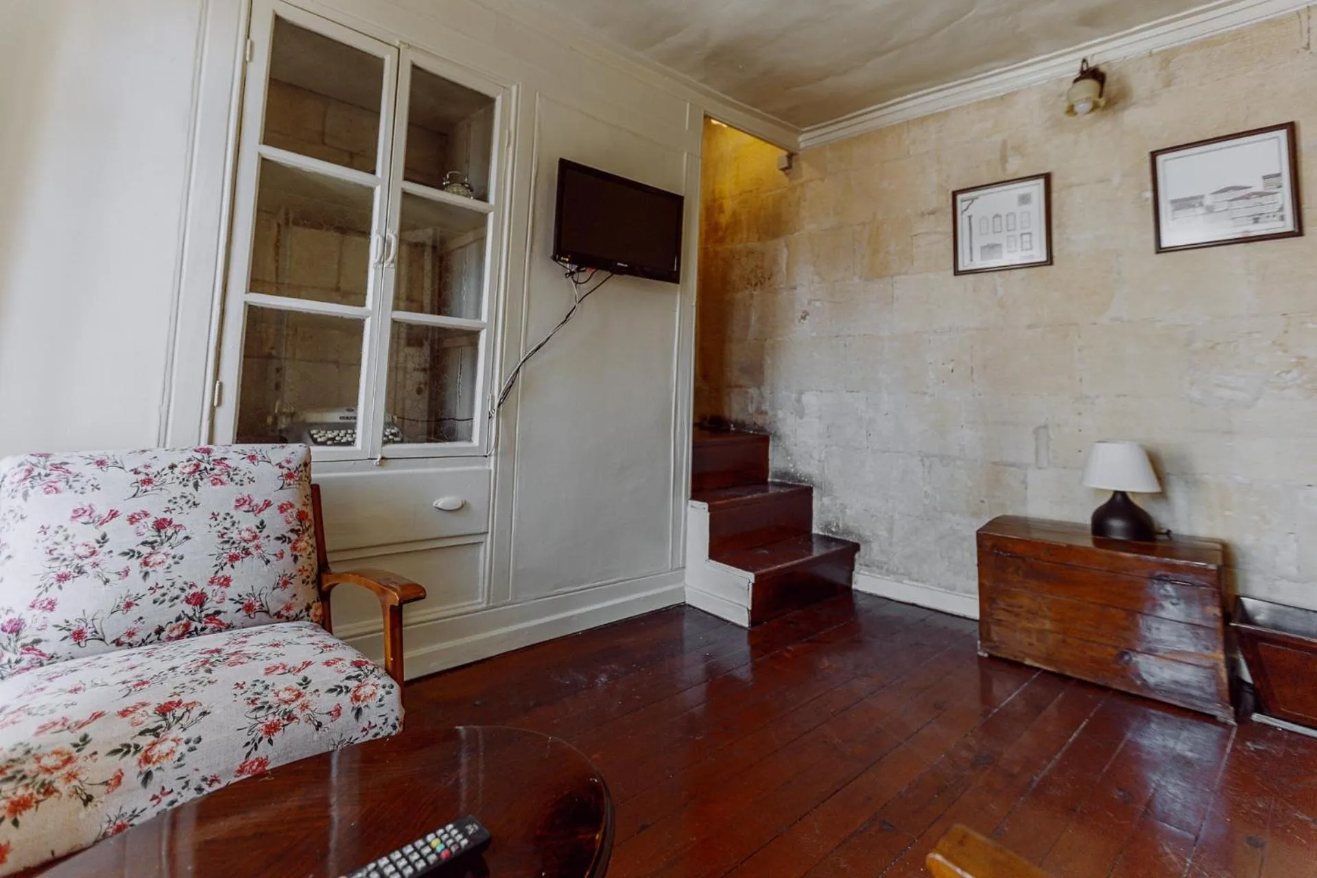 Seating area in Anadolu Evleri