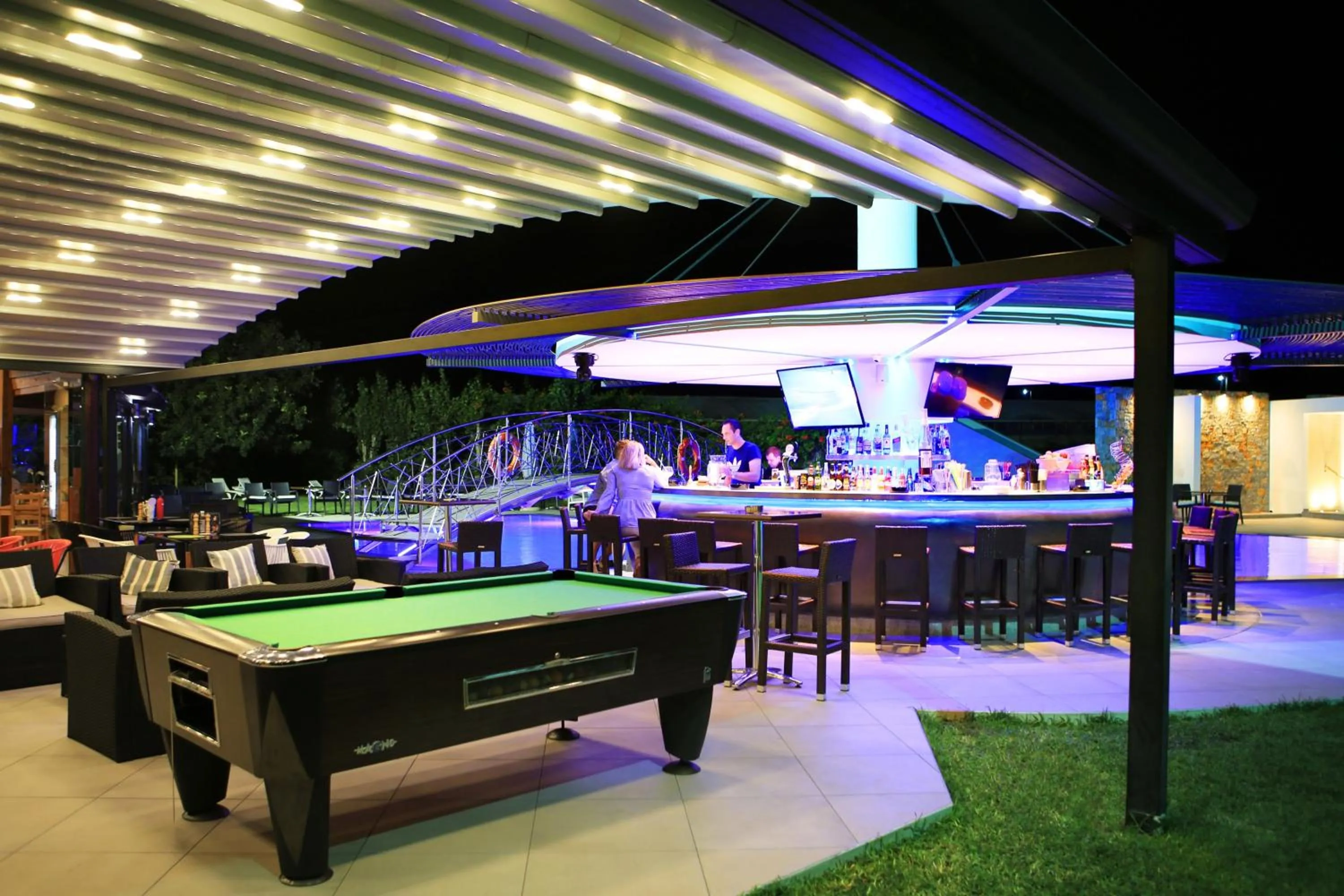 Communal lounge/ TV room in Marigianna Apartments