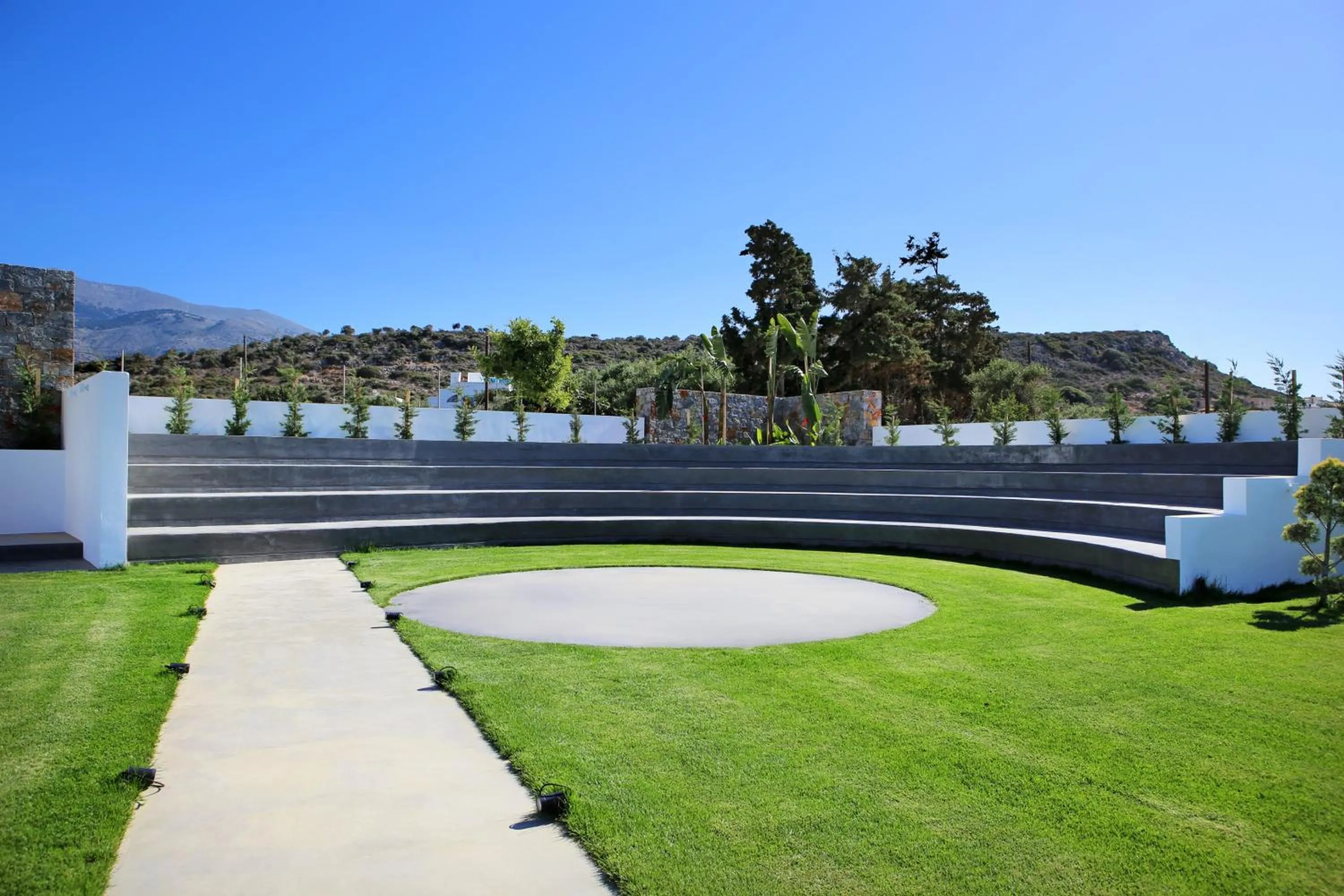 Garden in Marigianna Apartments