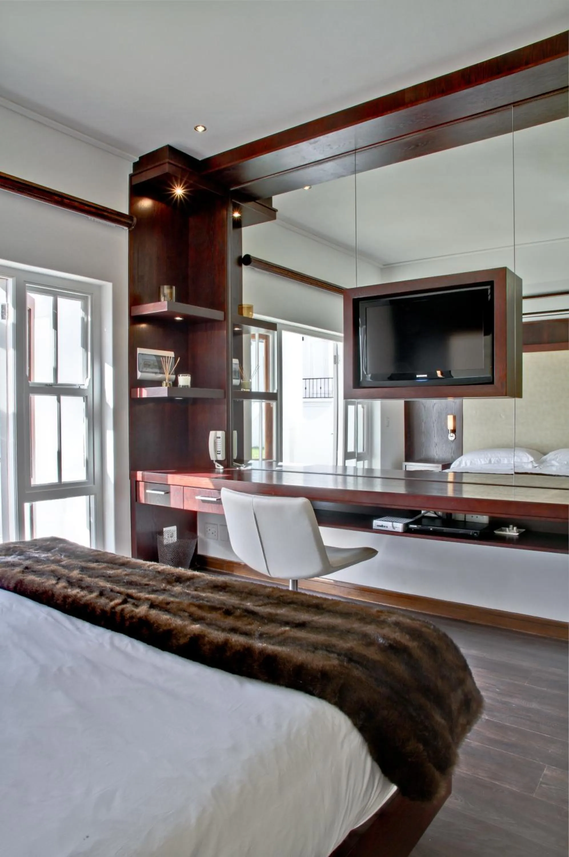 TV and multimedia, Bed in Homestead Villas