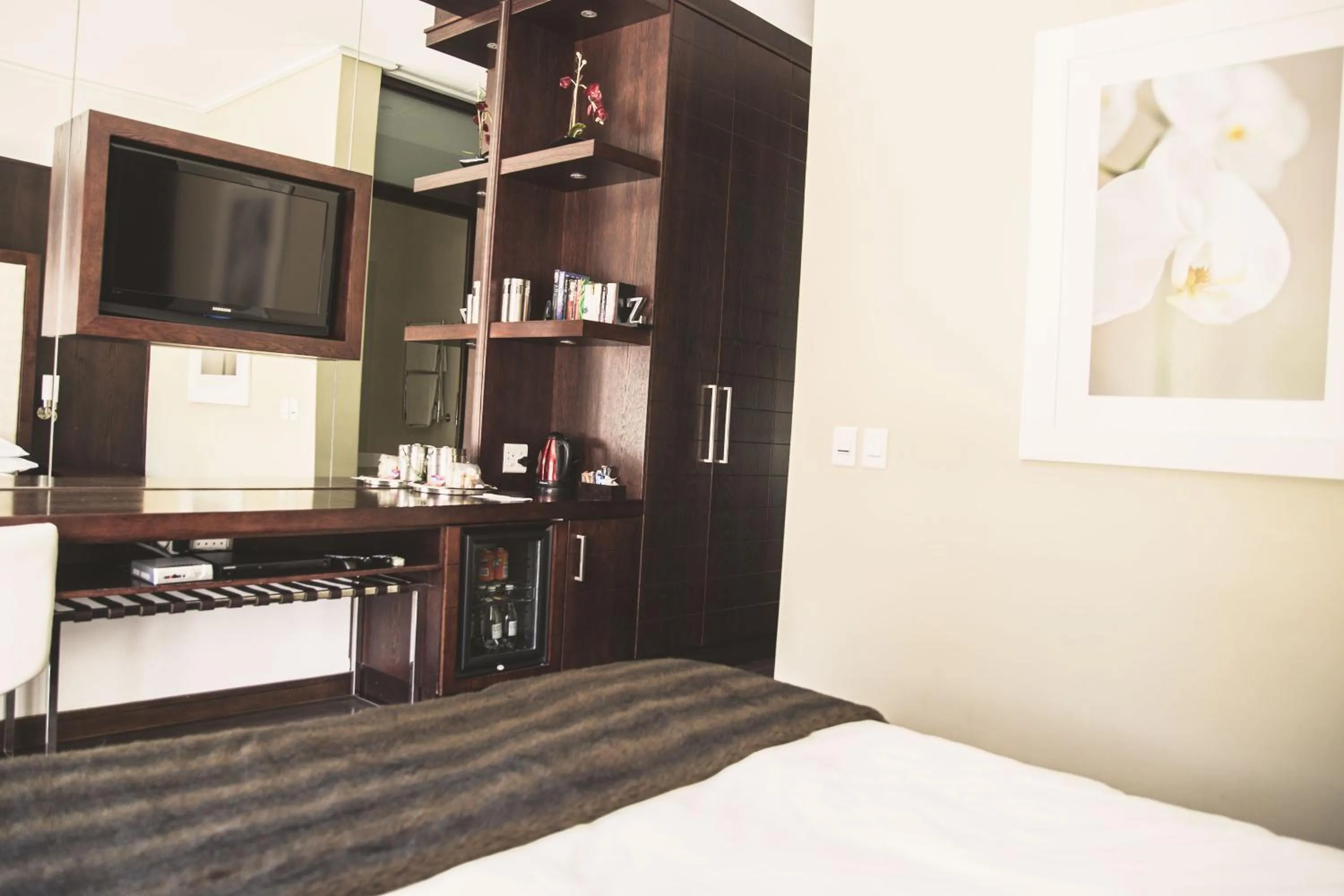 Kitchen or kitchenette, Bed in Homestead Villas