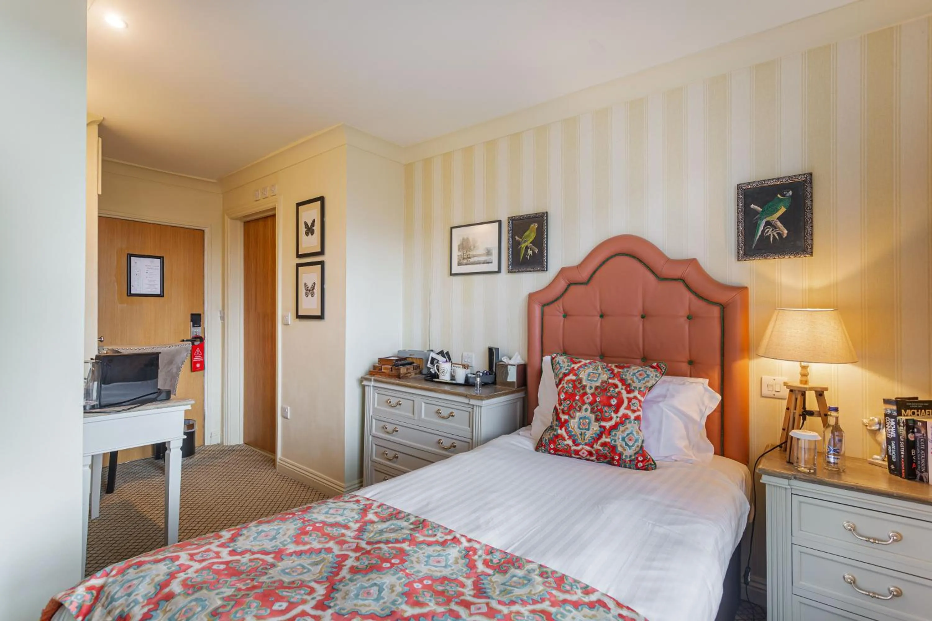 Bed in The White Horse Hotel, Romsey, Hampshire - The Coaching Inn Group