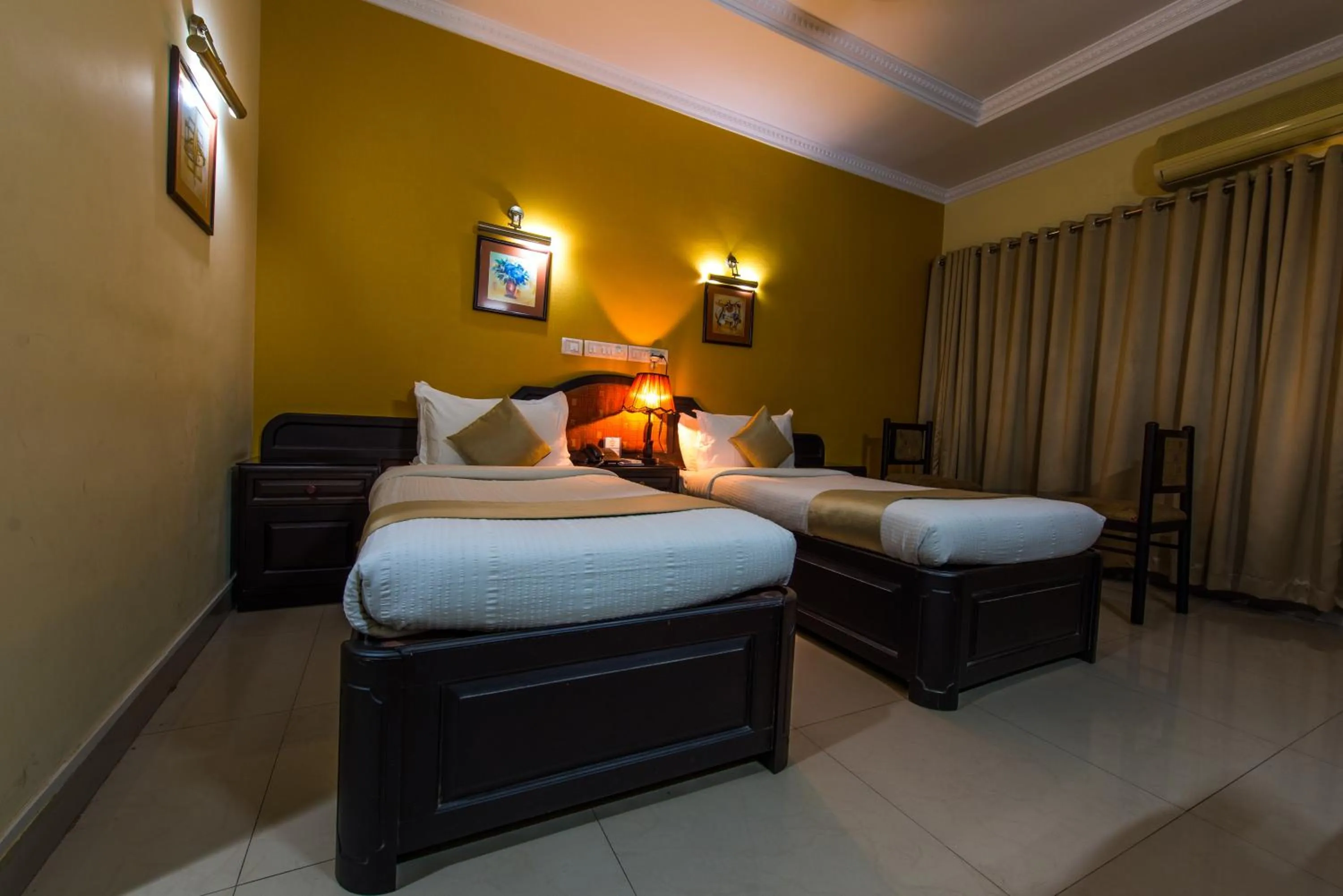 Bedroom, Bed in Kallada Regency