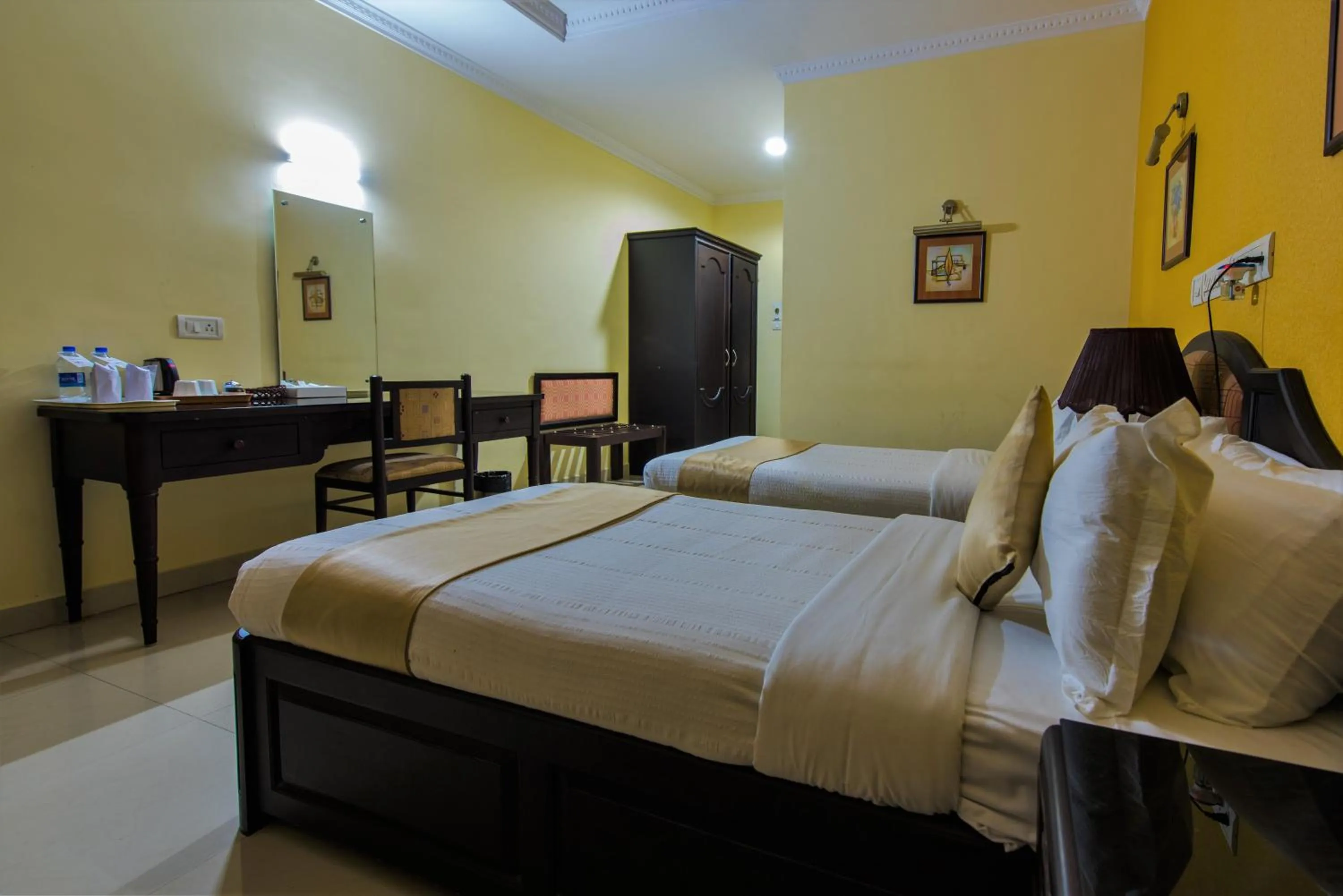Bedroom, Bed in Kallada Regency