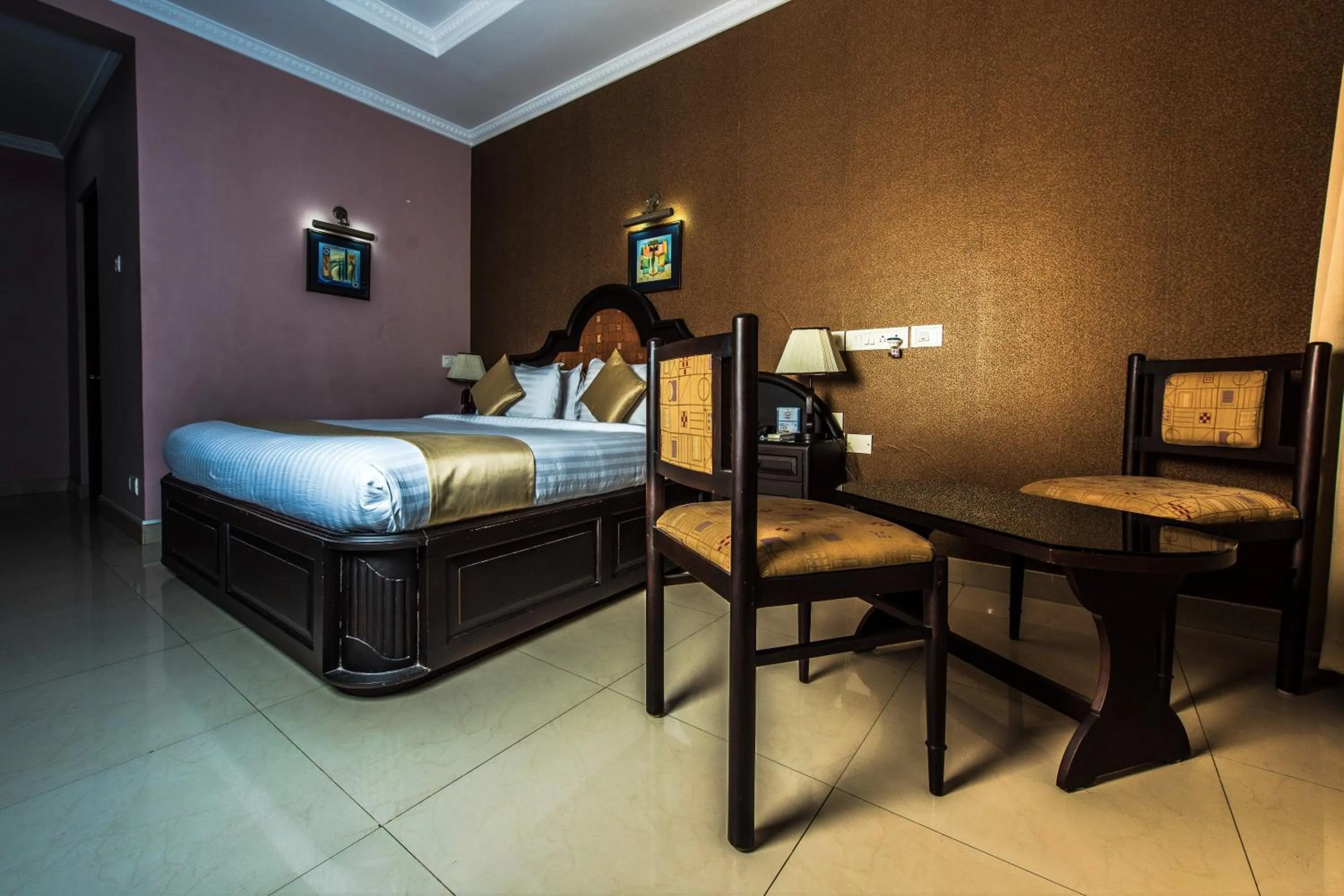 Bedroom, Bed in Kallada Regency