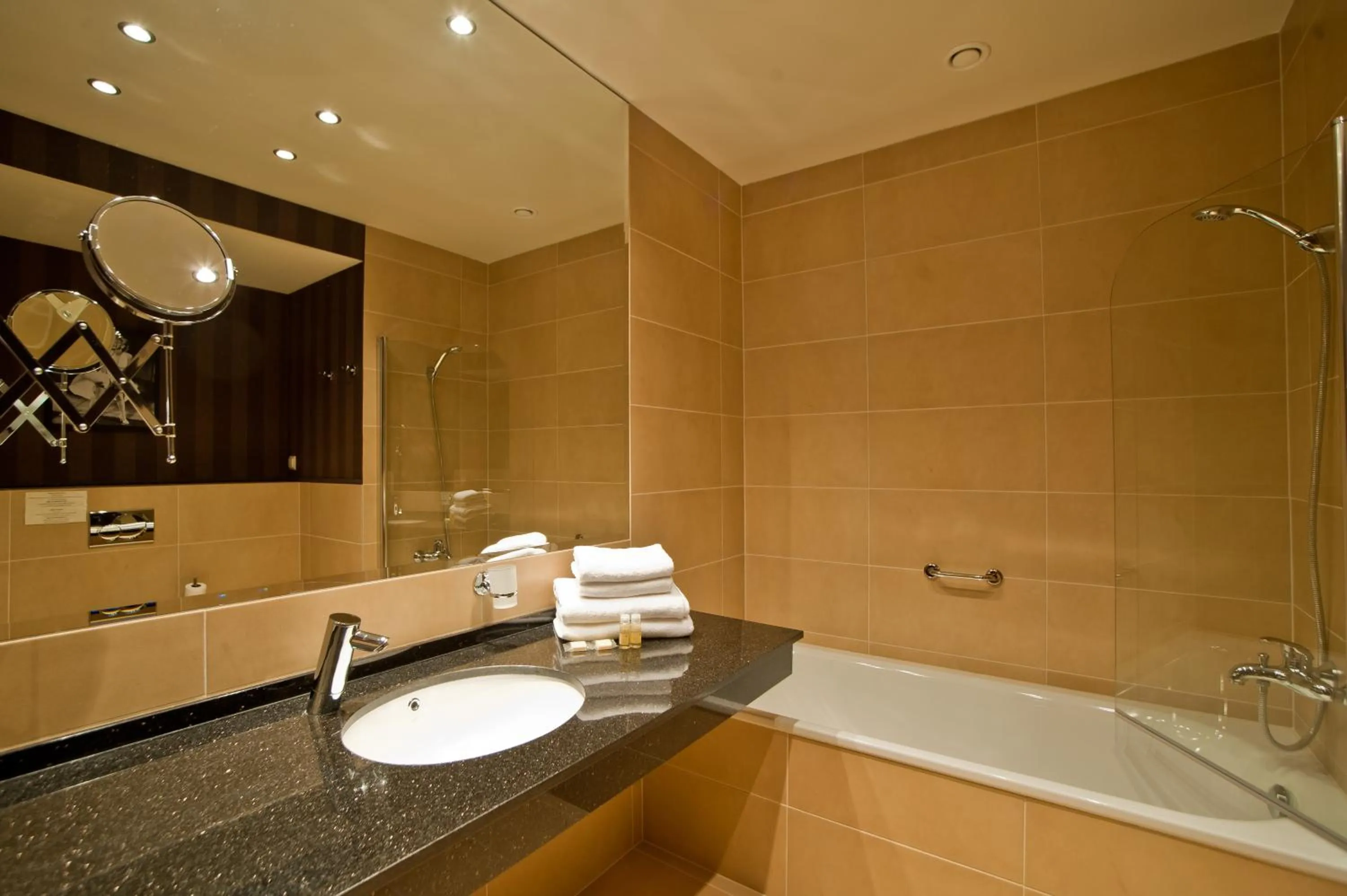 Bathroom in Hotel Afrodyta Business & Spa