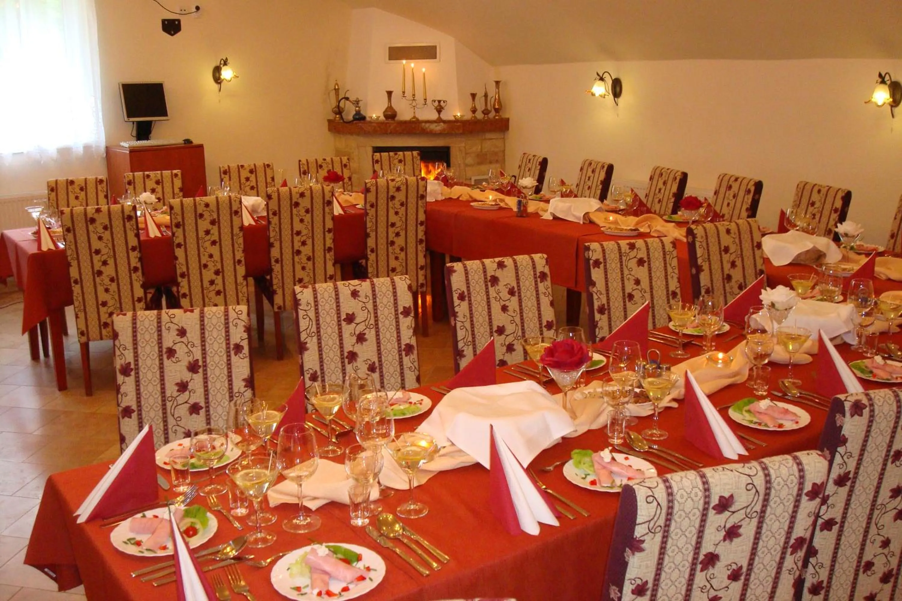 Restaurant/places to eat in Penzión Zlatý Jeleň